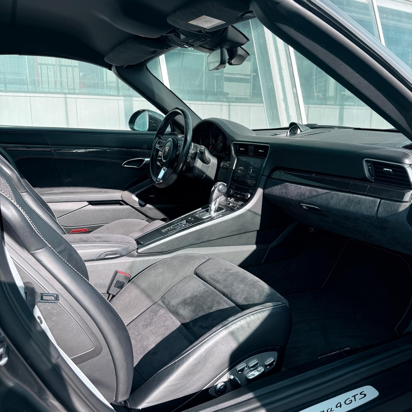 PORSCHE 911 Targa 4 GTS PDK-image-10