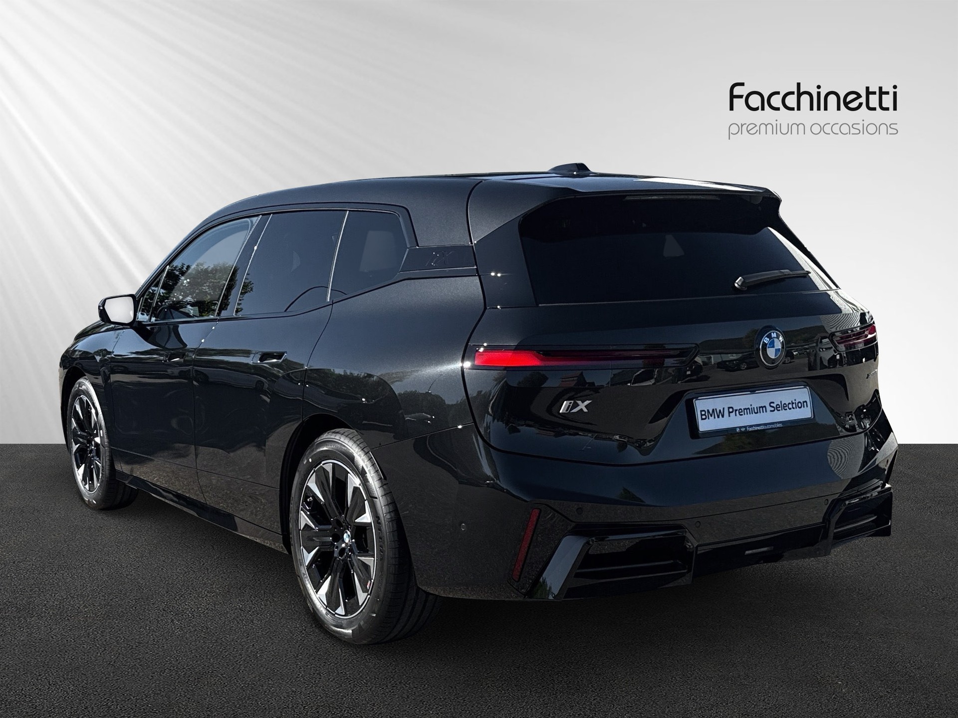 BMW iX xDrive45 M Sport-image-2