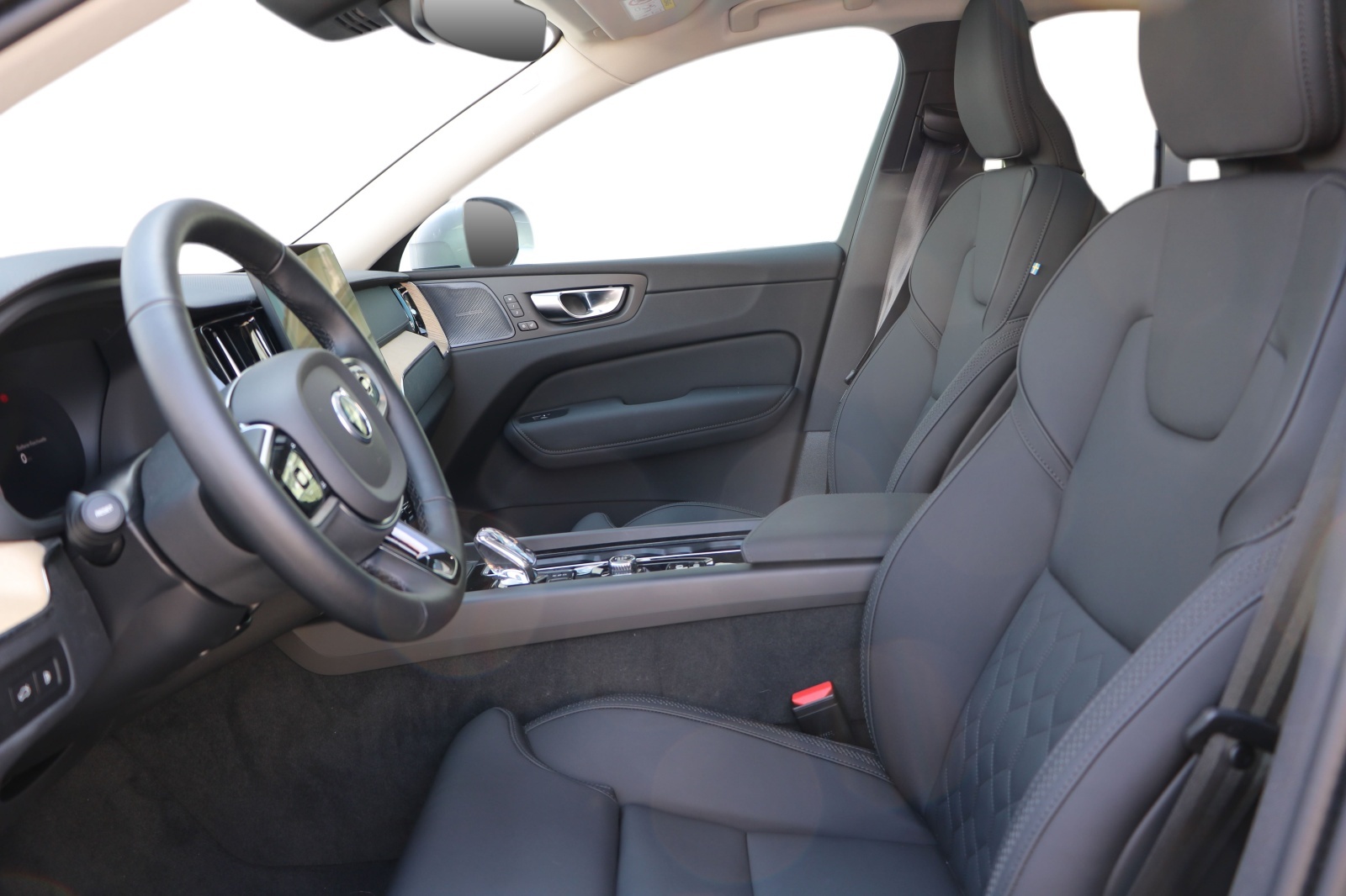 VOLVO XC60 T8 eAWD PluginHybrid Ultra Bright Geartronic-image-8