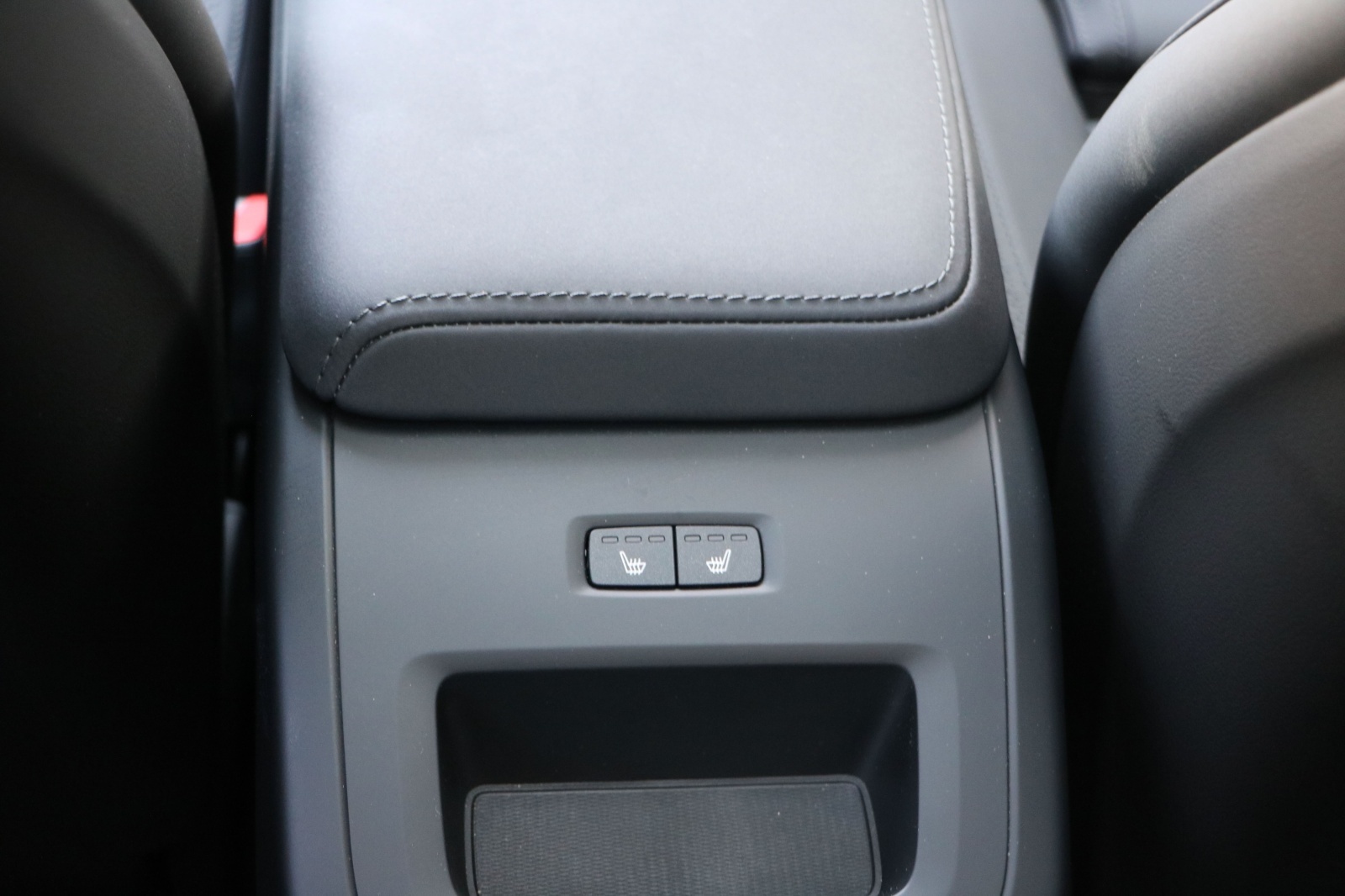 VOLVO XC60 T8 eAWD PluginHybrid Ultra Bright Geartronic-image-15