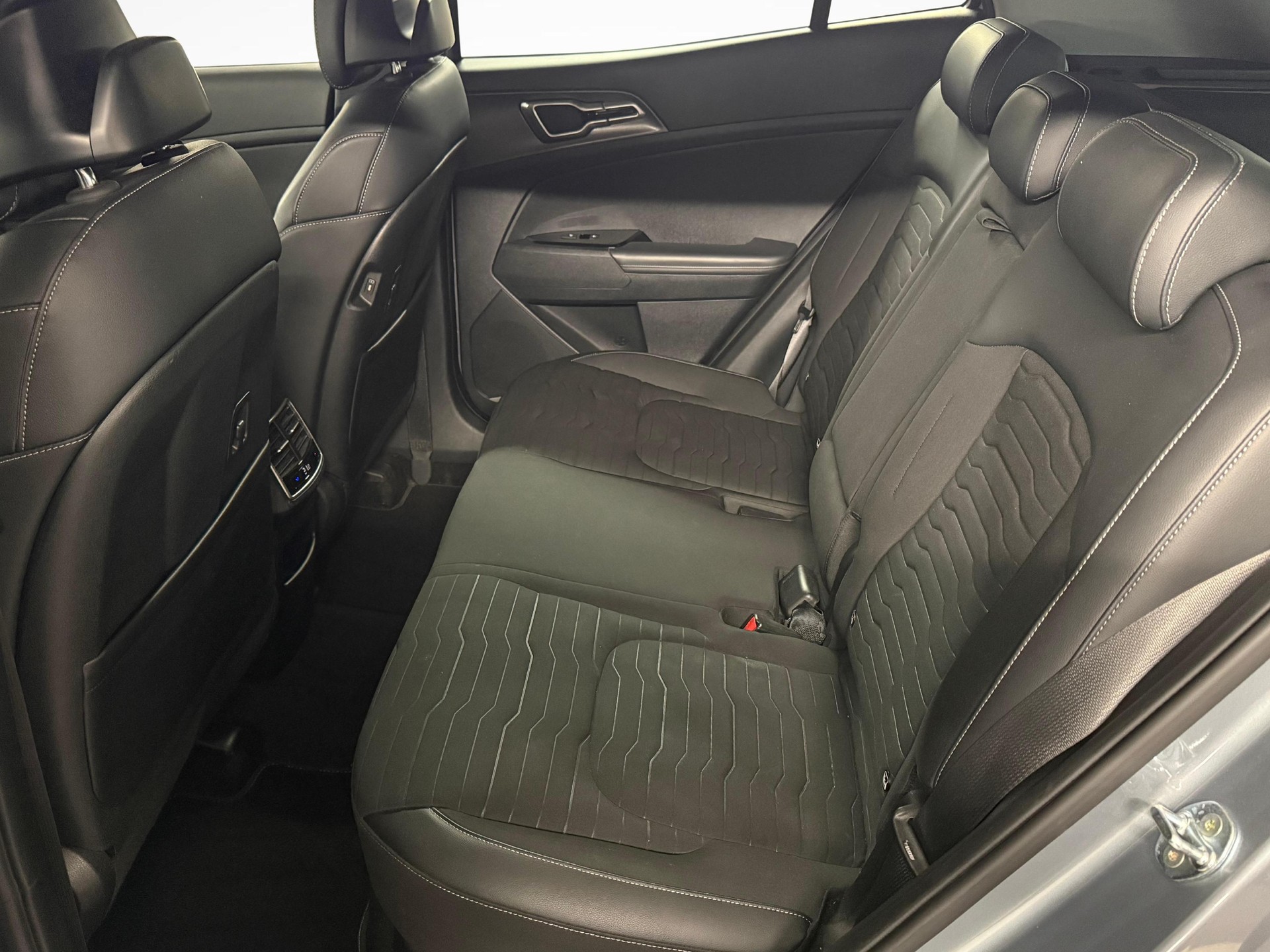 KIA Sportage 1.6 T-GDi Hybrid Power Edition-image-10