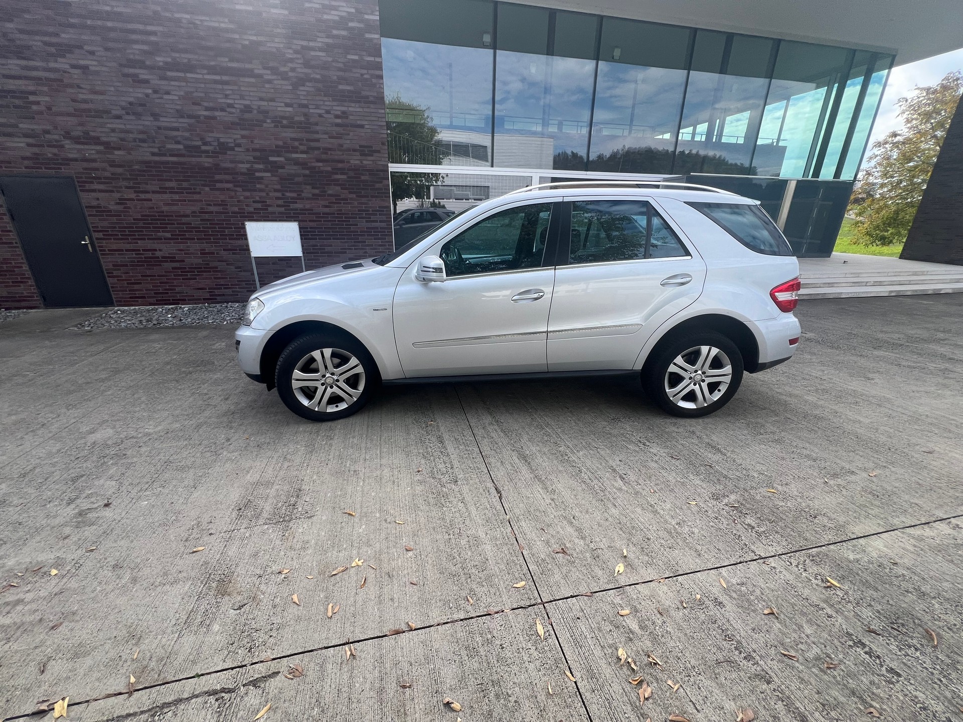 MERCEDES-BENZ ML 300 CDI Blue Eff. My Star 4Matic 7G-Tronic-image-2