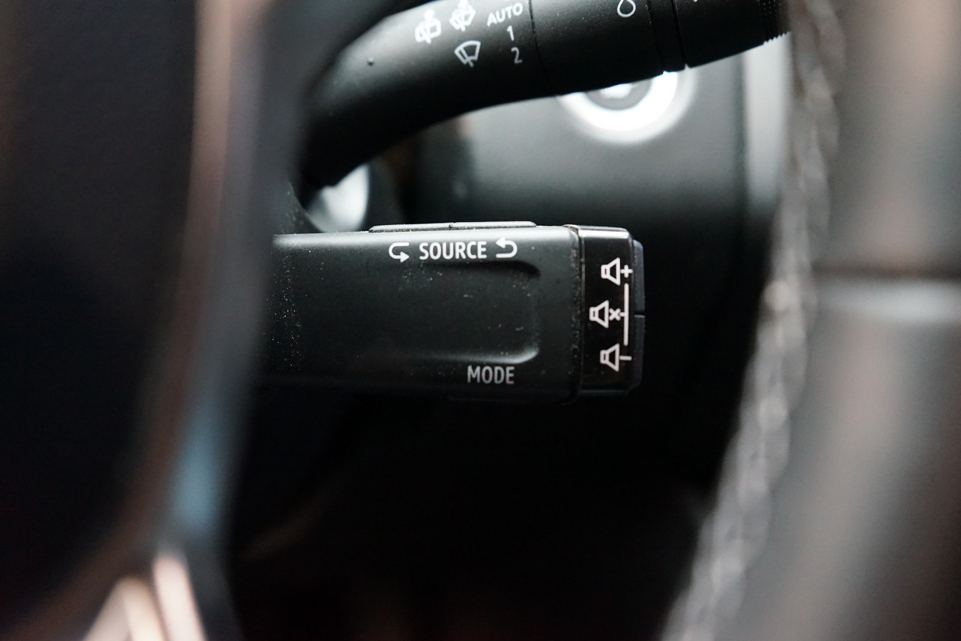 RENAULT Clio 1.6 E-Tech Intens-image-13
