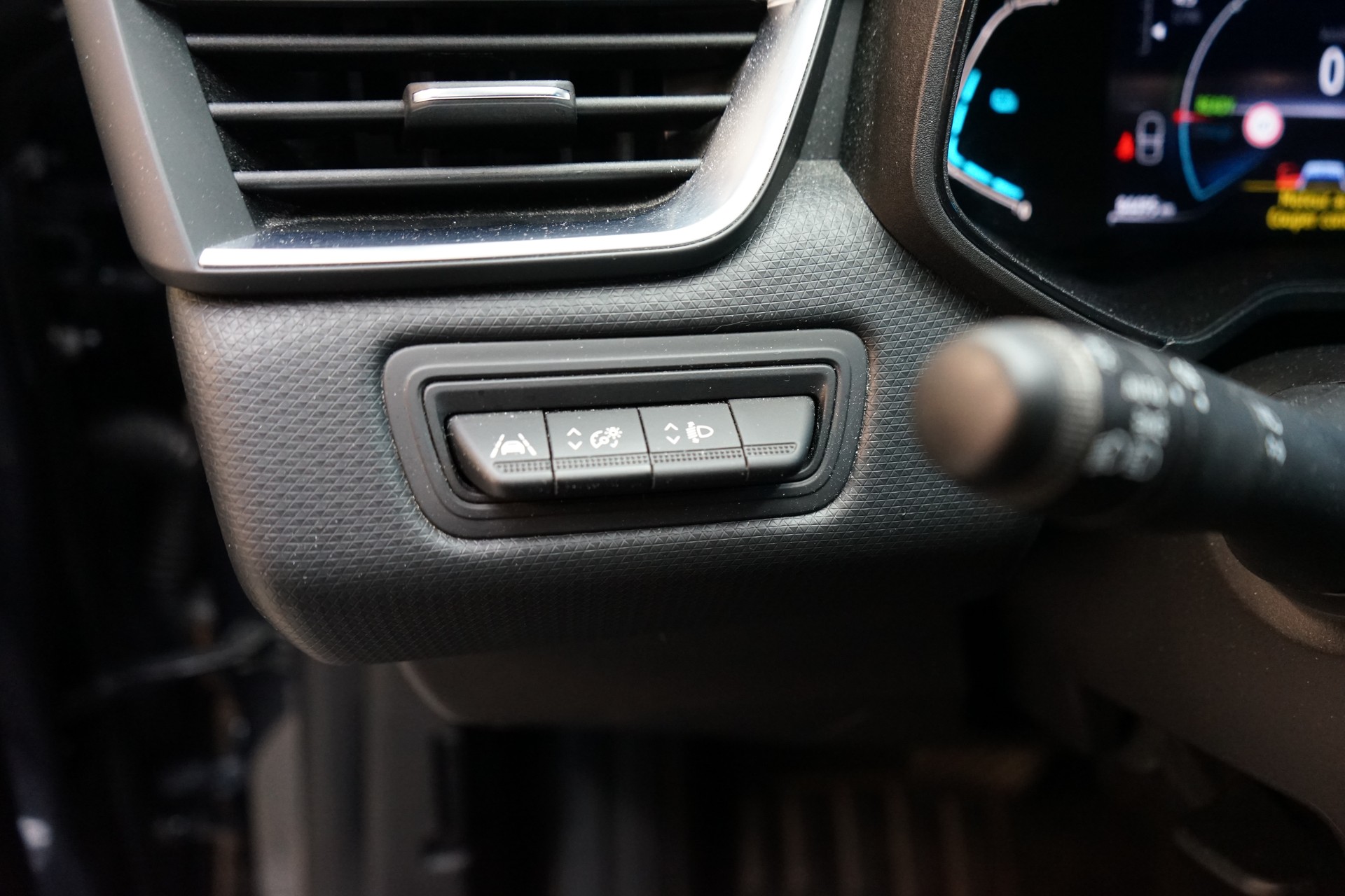RENAULT Clio 1.6 E-Tech Intens-image-12