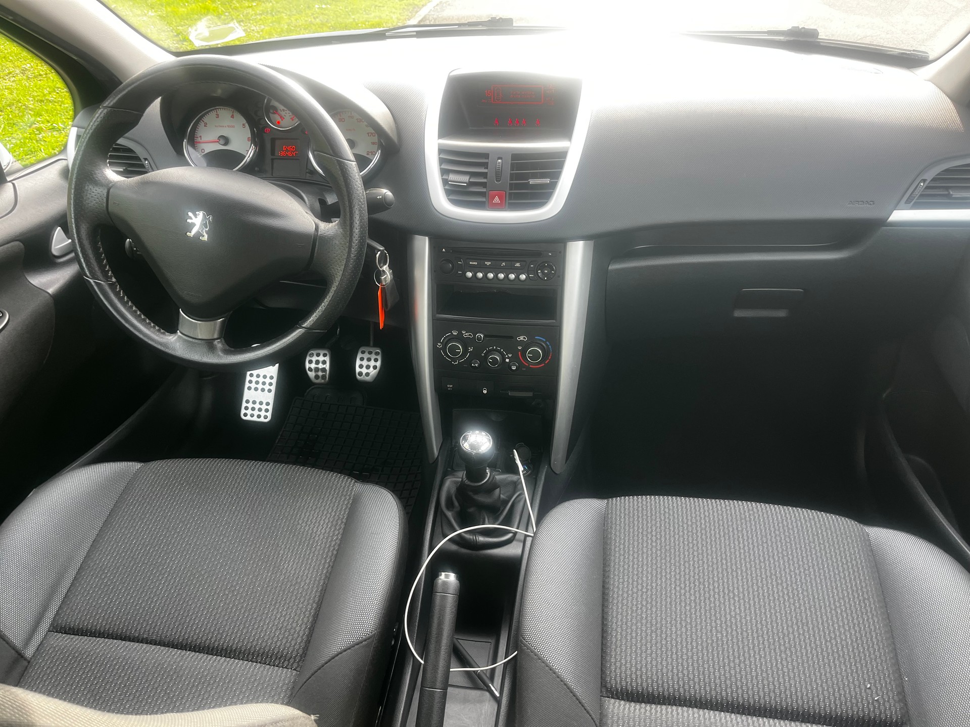 PEUGEOT 207 SW 1.4 16V Trendy Clim-image-10