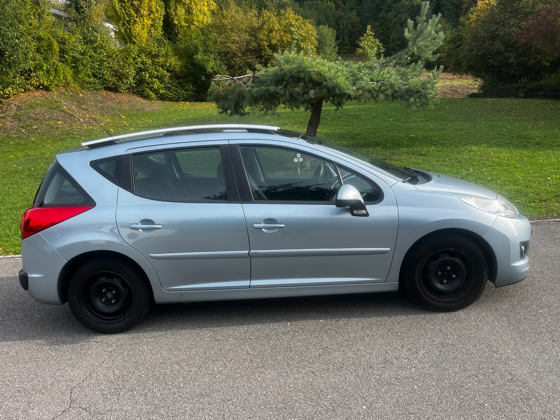 PEUGEOT 207 SW 1.4 16V Trendy Clim-image-5