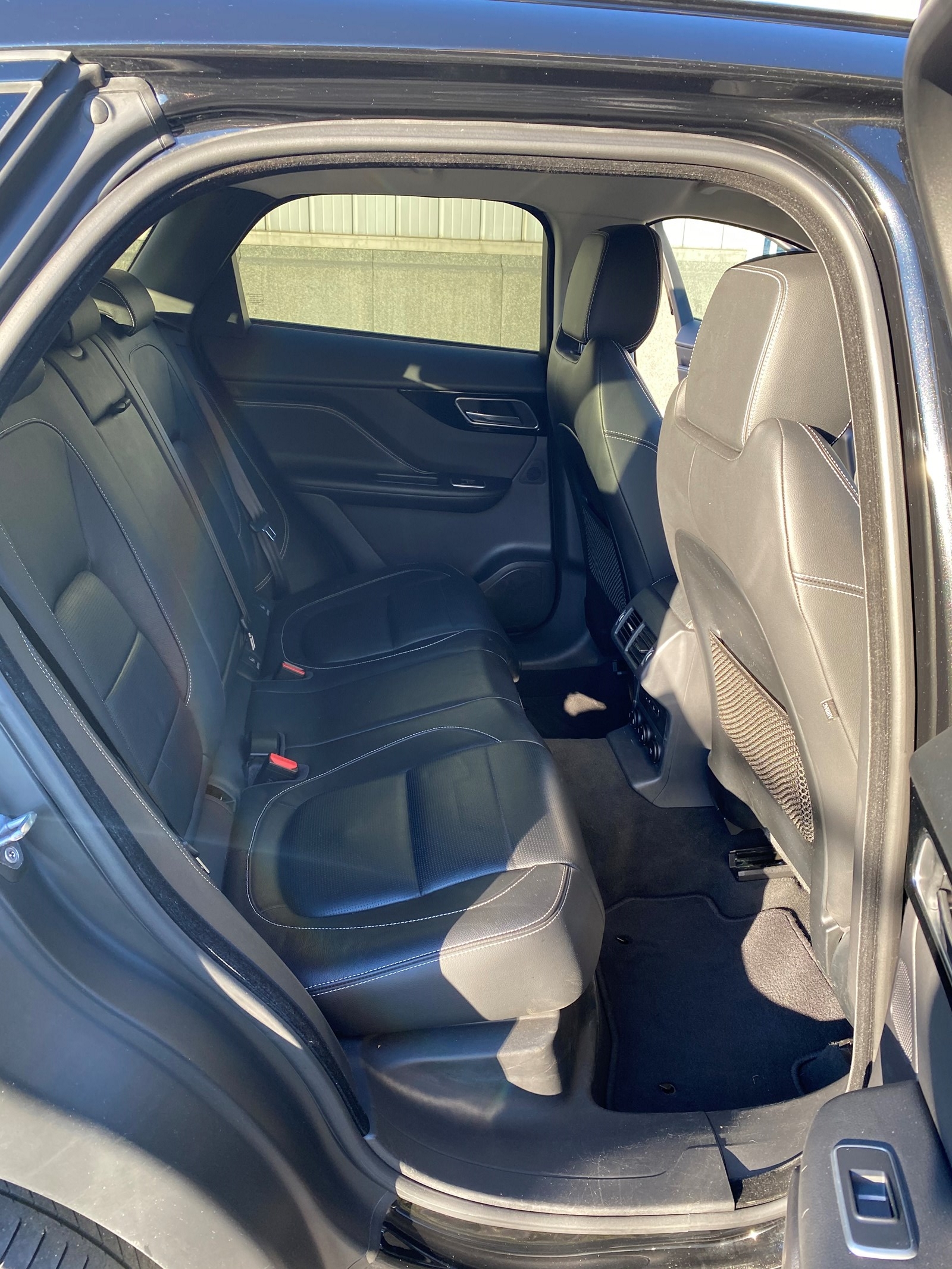 JAGUAR F-Pace 2.0d R-Sport AWD Automatik-image-5