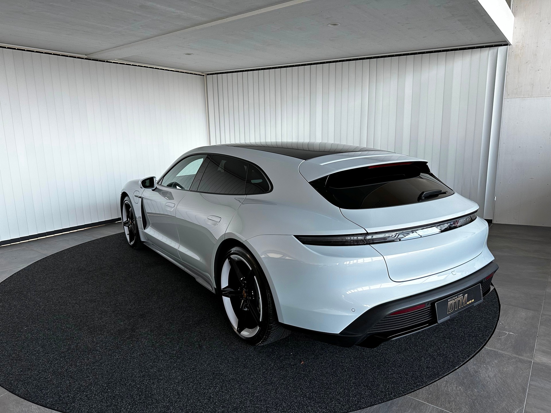 PORSCHE Taycan GTS Sport Turismo Performance Plus-image-6
