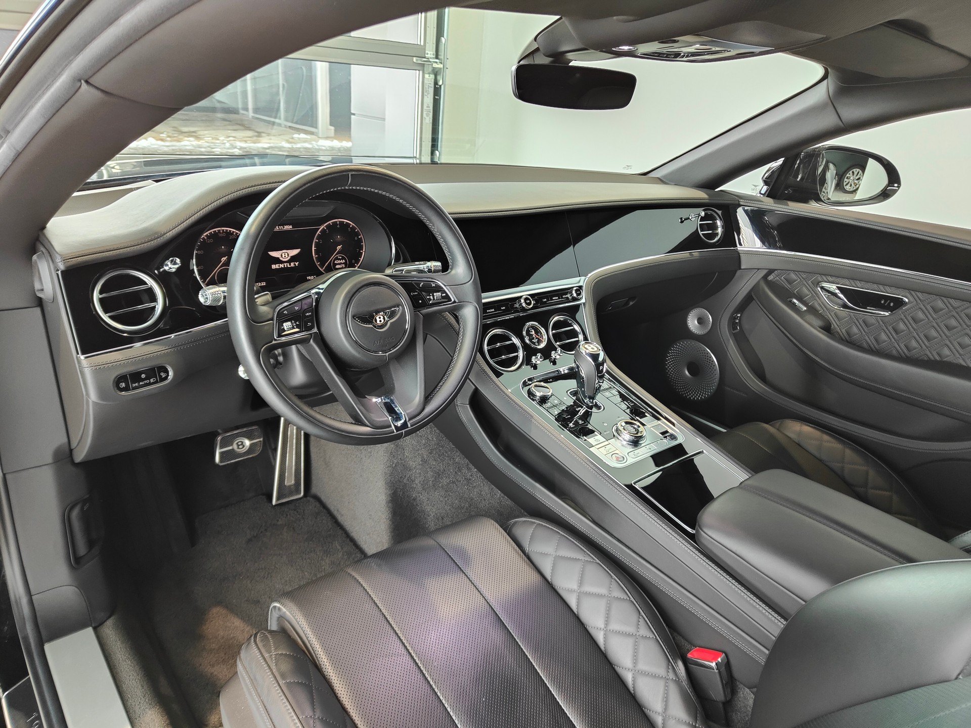 BENTLEY Continental GT 4.0 V8 Mulliner-image-2