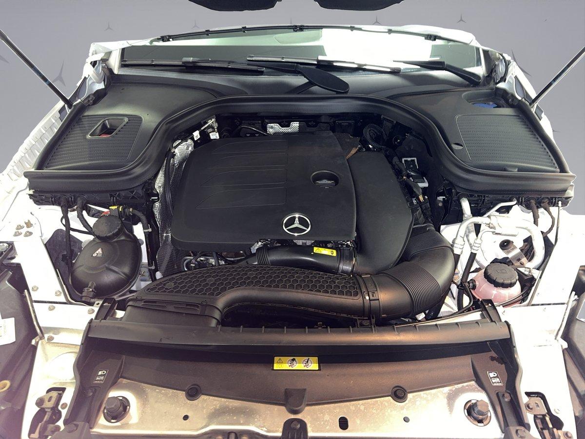 MERCEDES-BENZ GLC 200 AMG Line 4m-image-18
