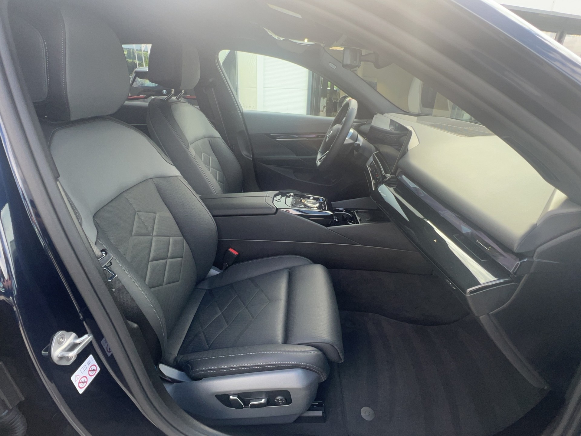 BMW i5 M60 xDrive M Sp. Pro-image-19