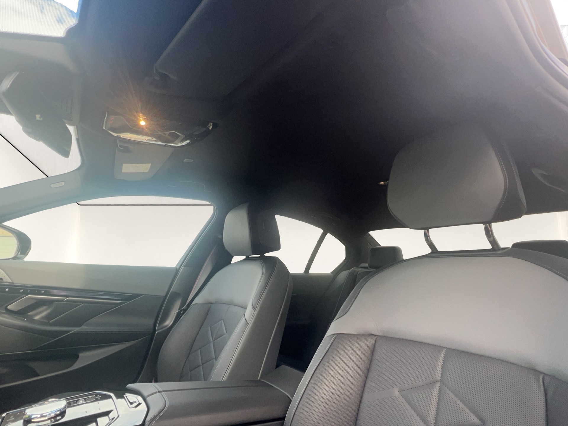 BMW i5 M60 xDrive M Sp. Pro-image-16