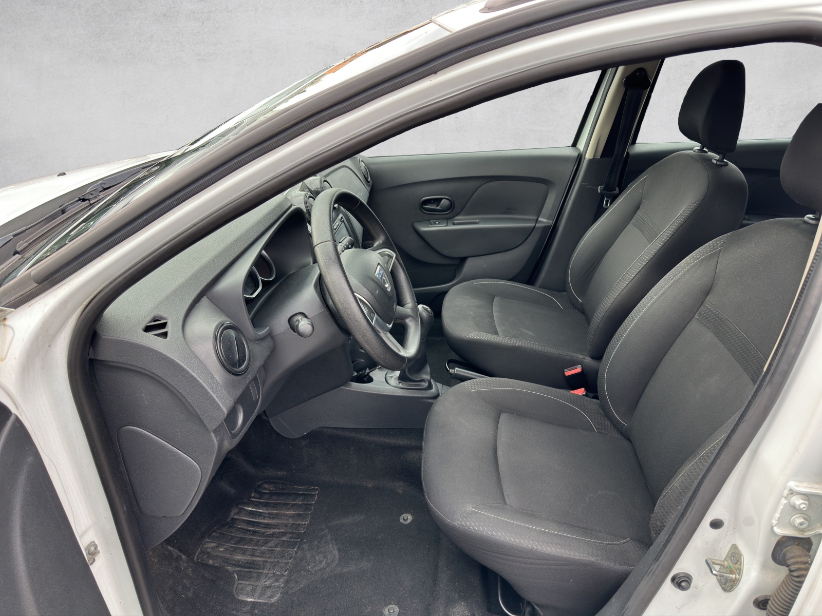 DACIA Logan MCV 1.2 Lauréate-image-8