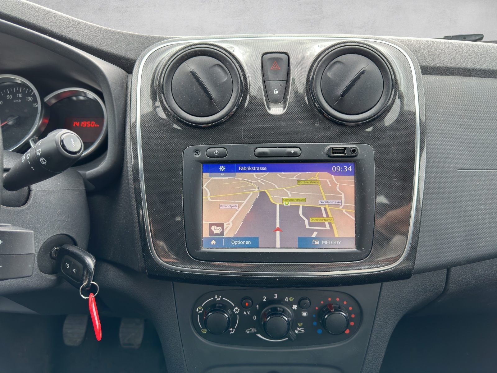 DACIA Logan MCV 1.2 Lauréate-image-13