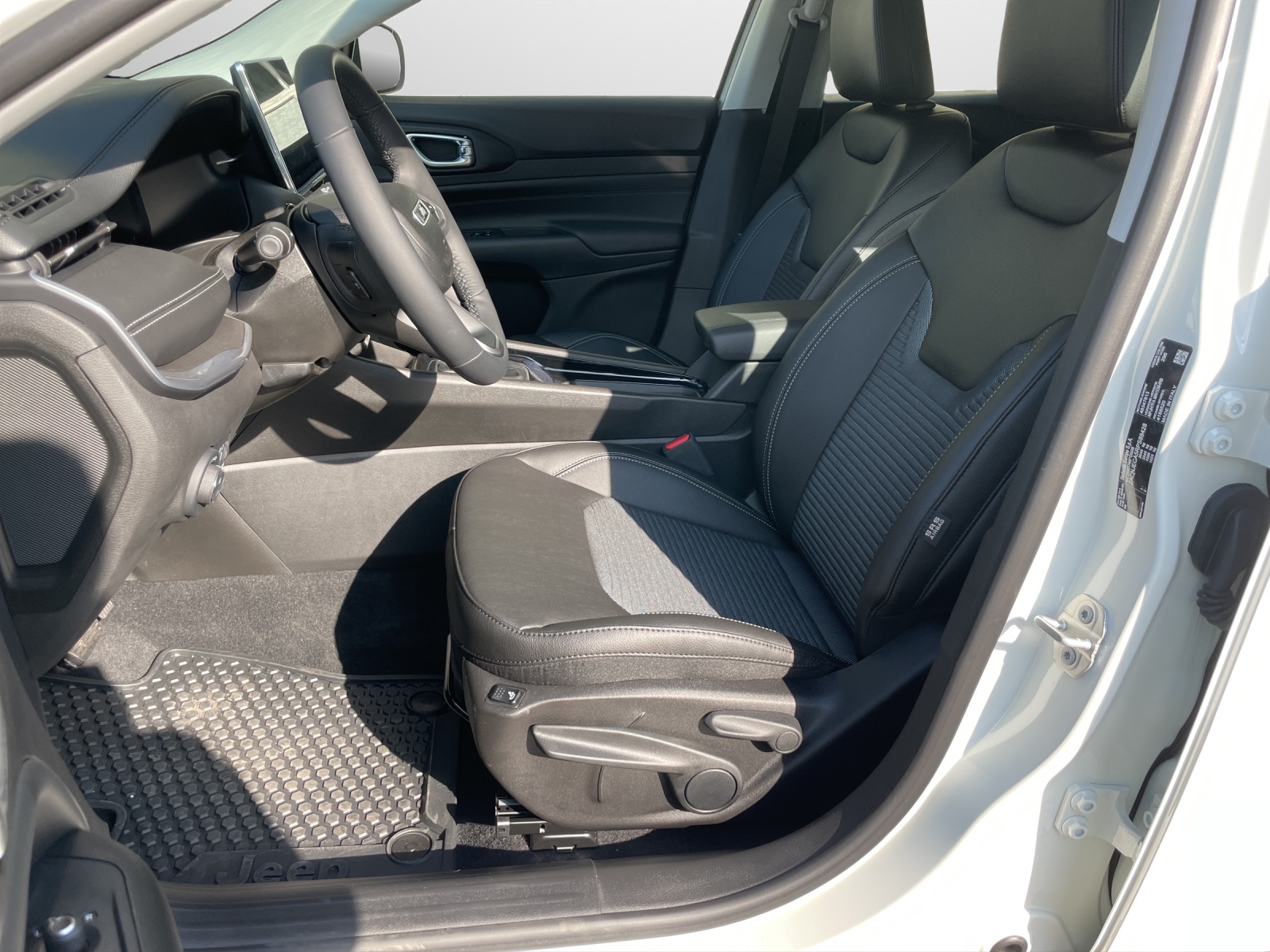 JEEP Compass 1.5 Turbo Swiss Altitude-image-5