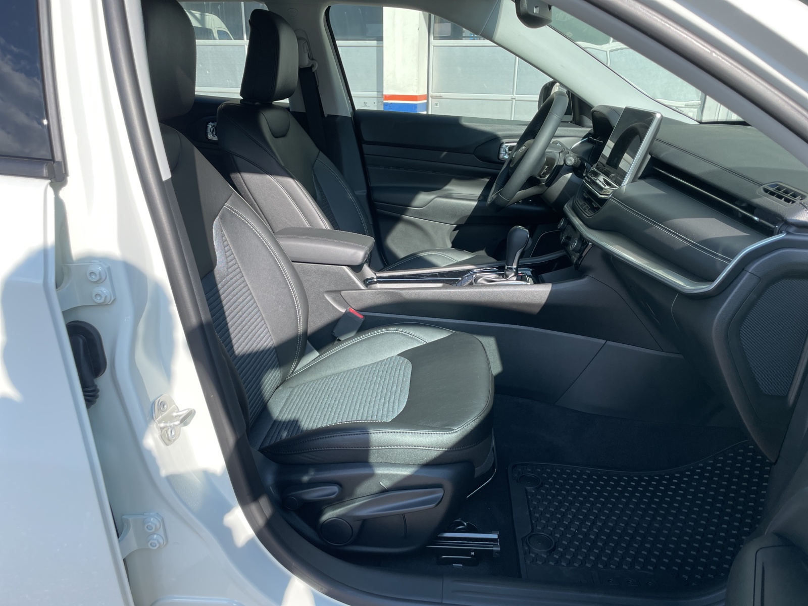 JEEP Compass 1.5 Turbo Swiss Altitude-image-6