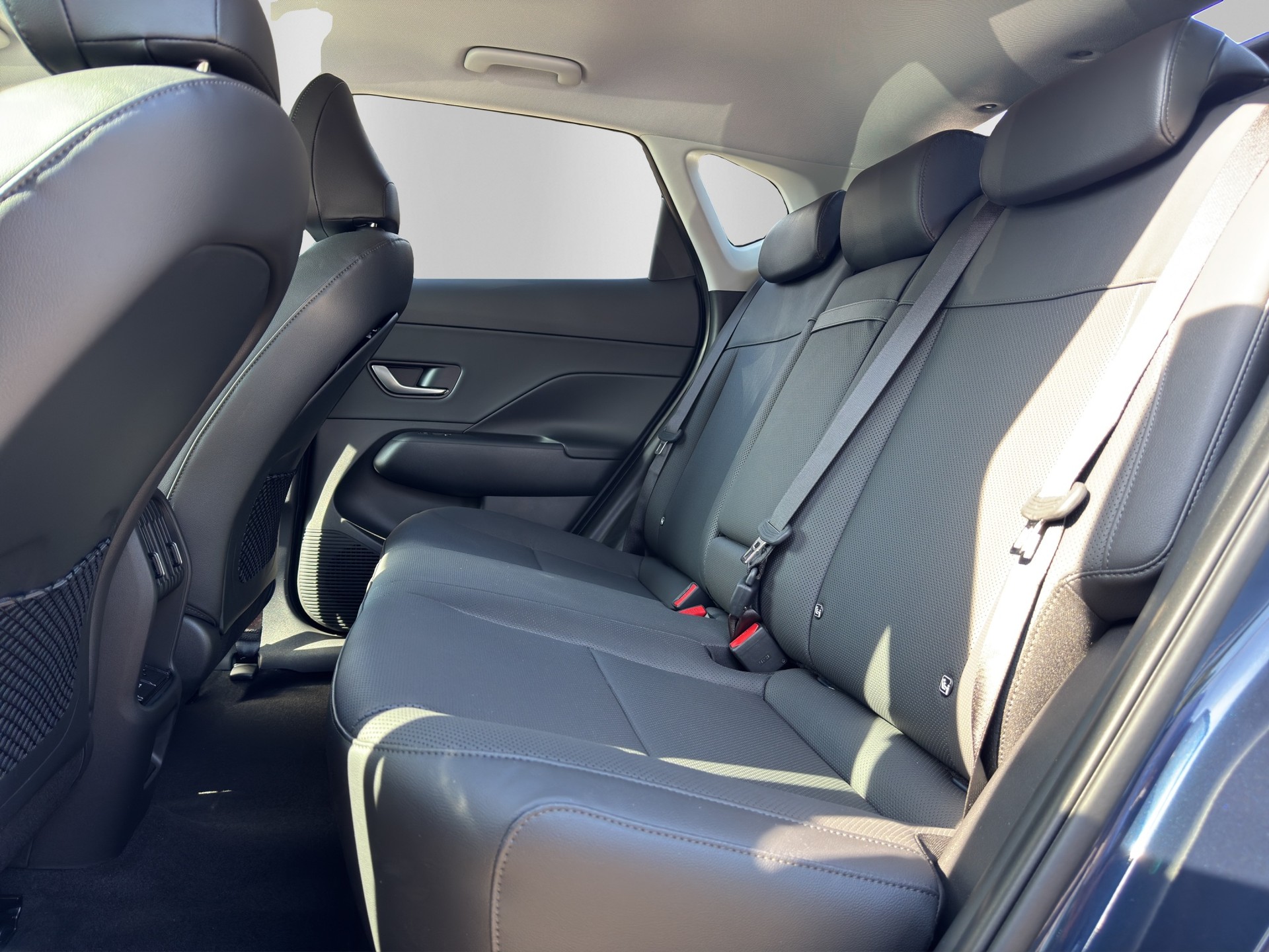 HYUNDAI Kona EV 65.4 kWh Vertex-image-9