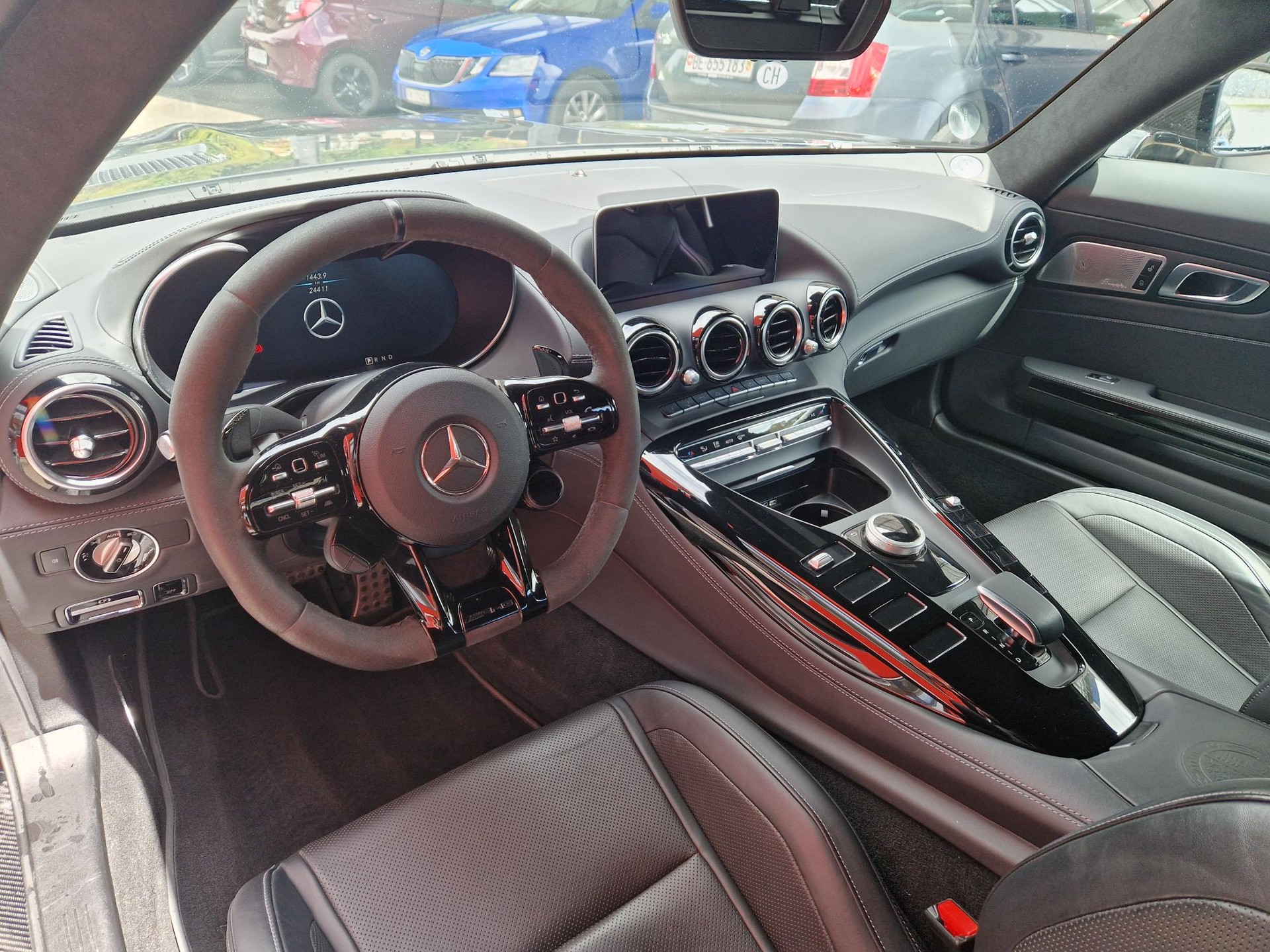 MERCEDES-BENZ AMG GT C Roadster Speedshift DCT-image-12