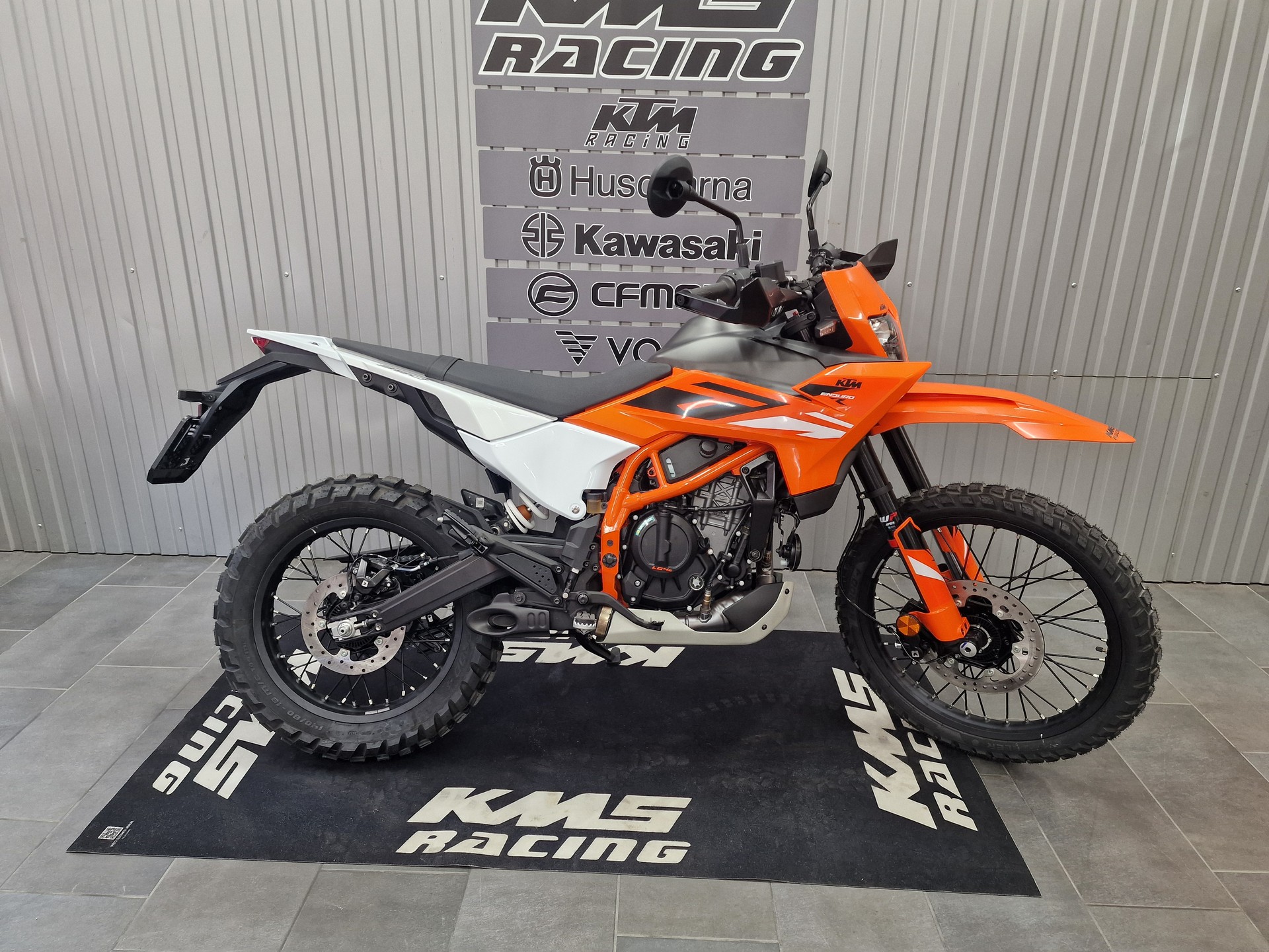 KTM 390 Enduro R-showroom-element-1