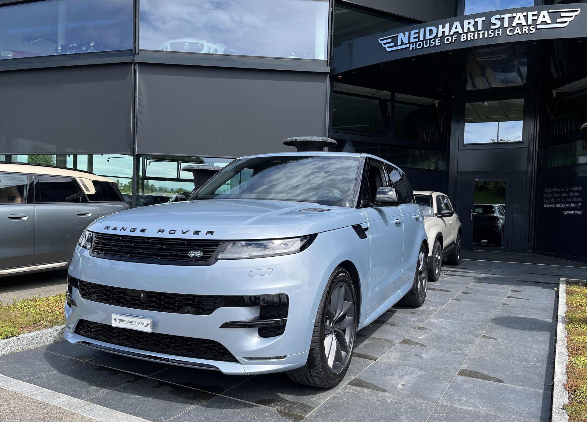 LAND ROVER Range Rover Sport D300 3.0 TD6 MHEV Dynamic SE Automatic-image-0