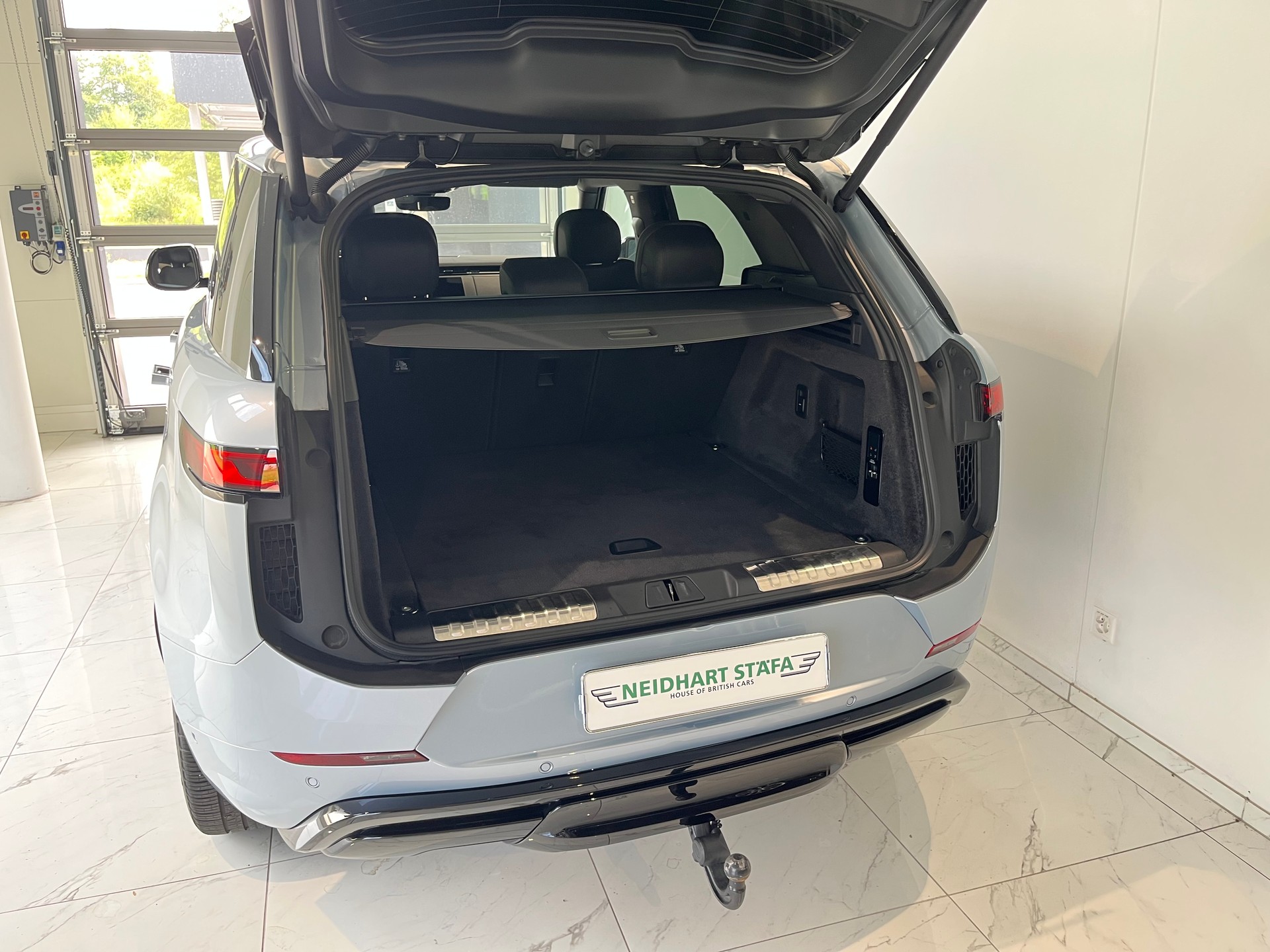 LAND ROVER Range Rover Sport D300 3.0 TD6 MHEV Dynamic SE Automatic-image-8