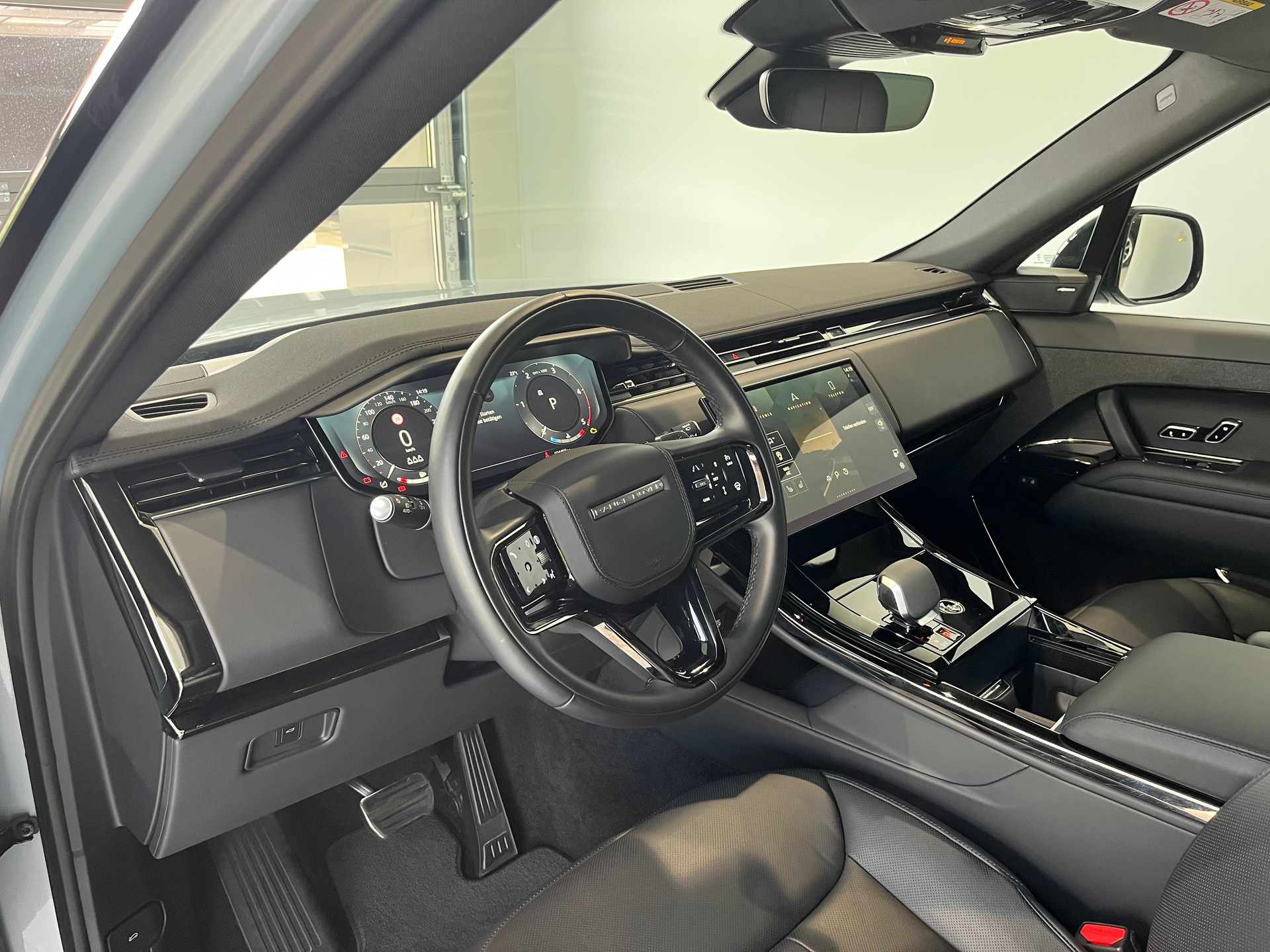 LAND ROVER Range Rover Sport D300 3.0 TD6 MHEV Dynamic SE Automatic-image-4