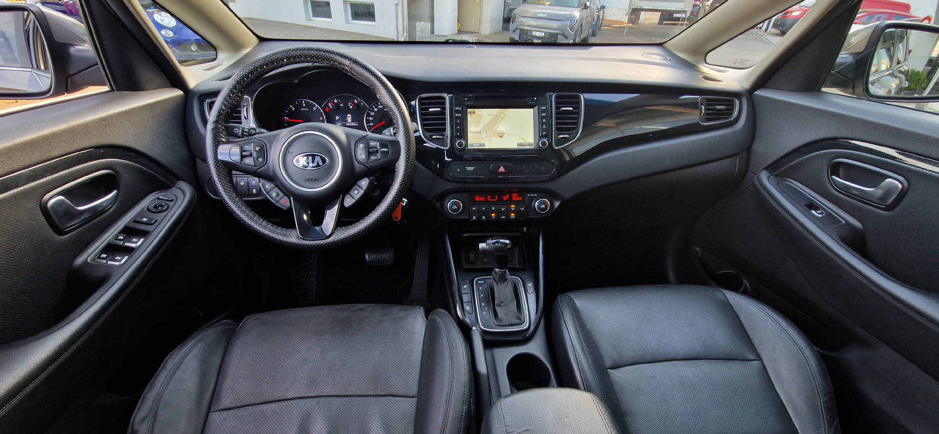 KIA Carens 1.7 CRDi Swiss Eco Edition-image-4