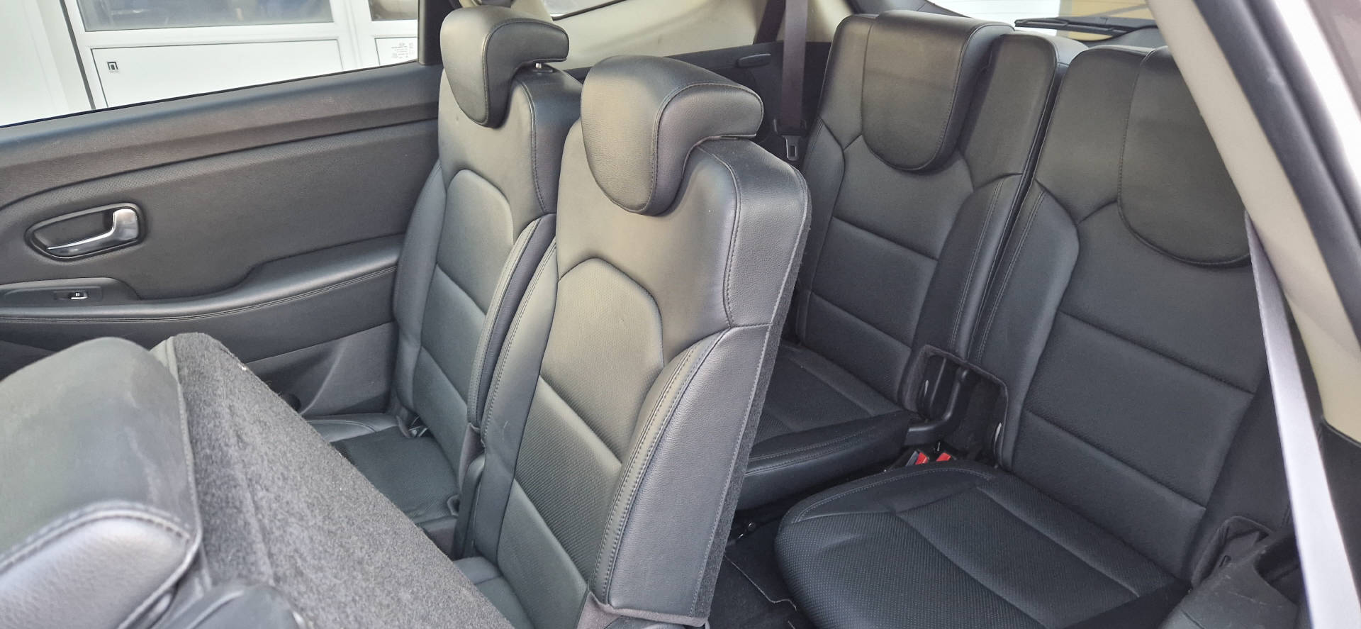 KIA Carens 1.7 CRDi Swiss Eco Edition-image-10