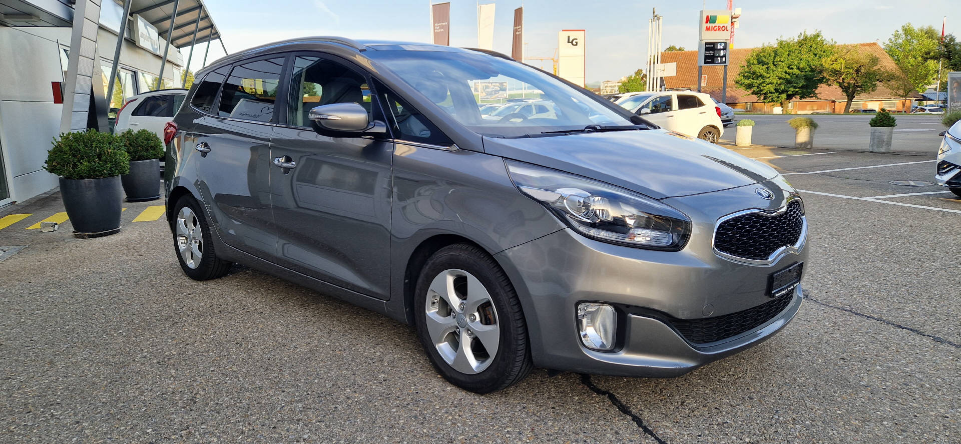 KIA Carens 1.7 CRDi Swiss Eco Edition-image-14