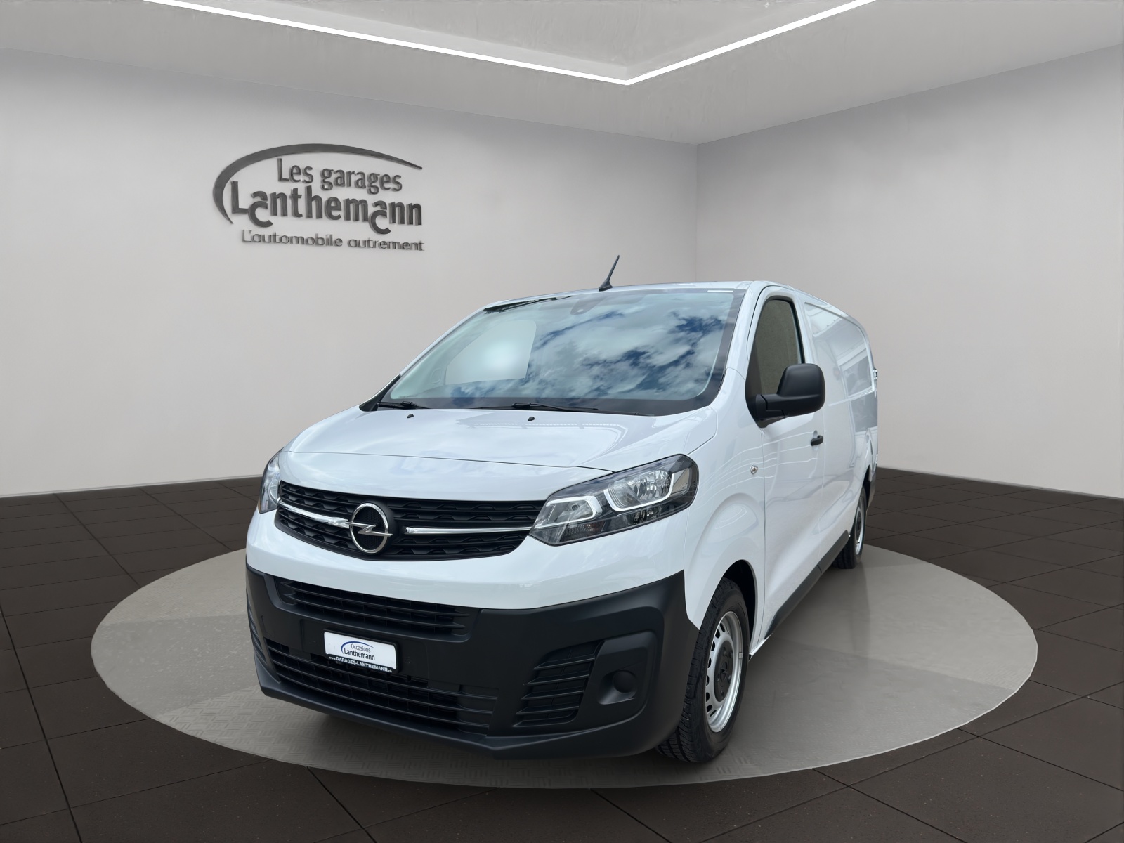 OPEL Vivaro Cargo 2.0 D s/s M-image-0
