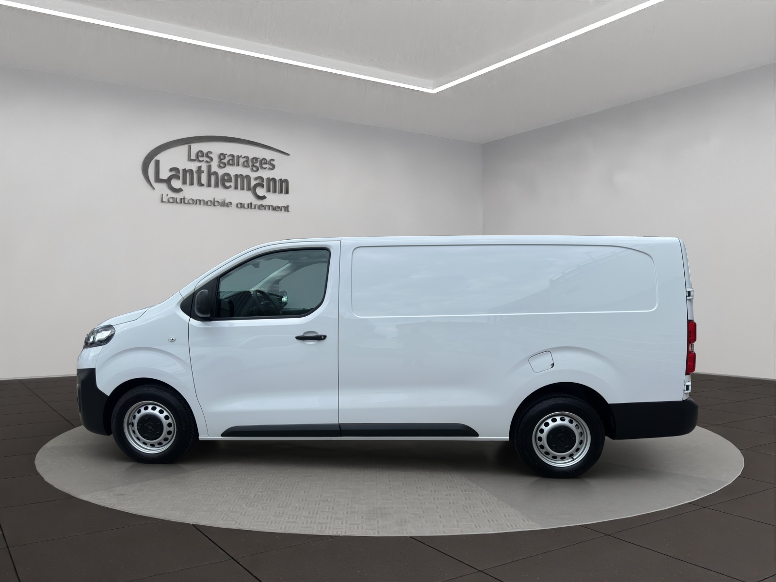 OPEL Vivaro Cargo 2.0 D s/s M-image-1