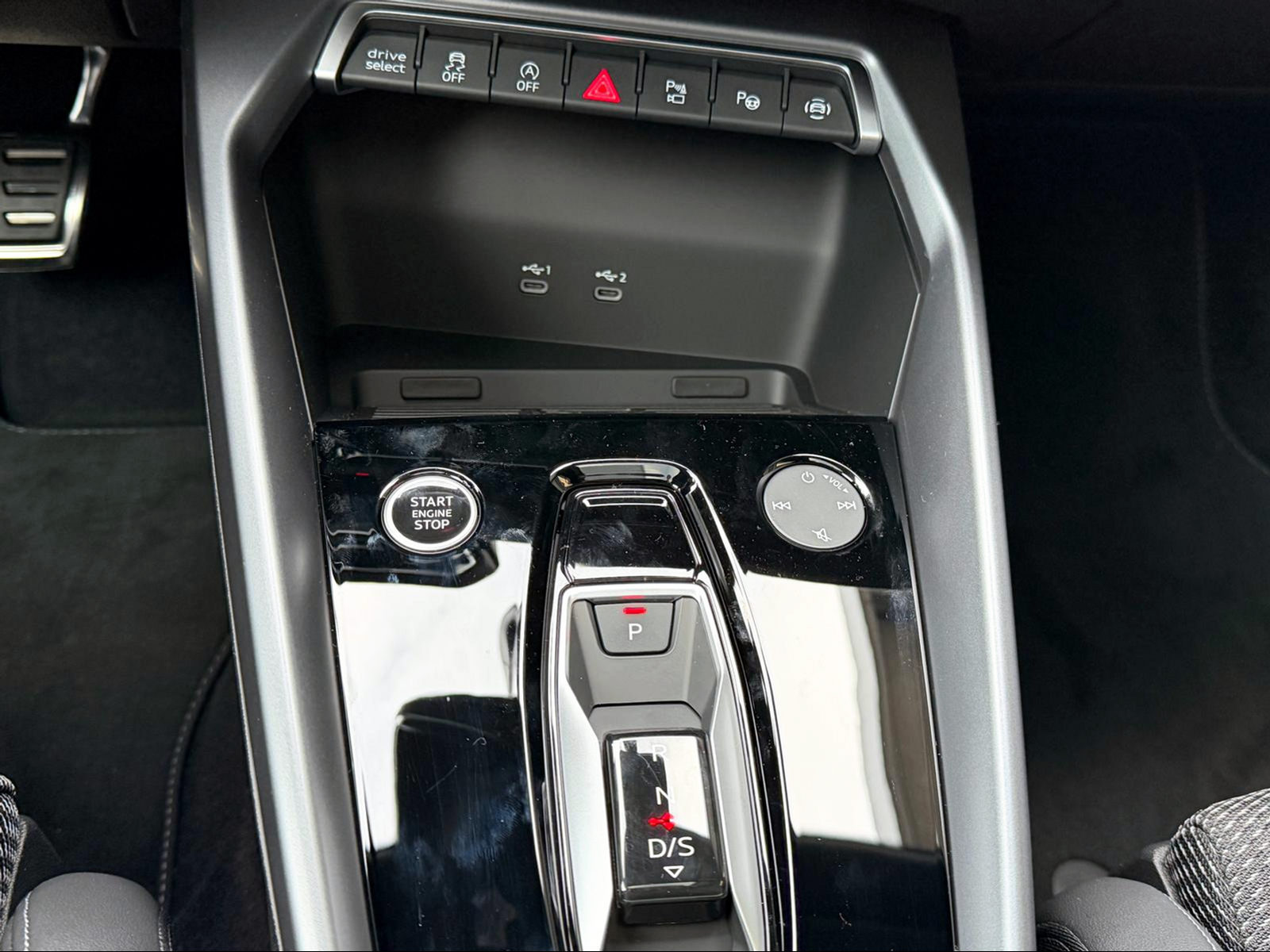 AUDI A3 Sportback 35 TFSI S line Attraction S-tronic-image-8
