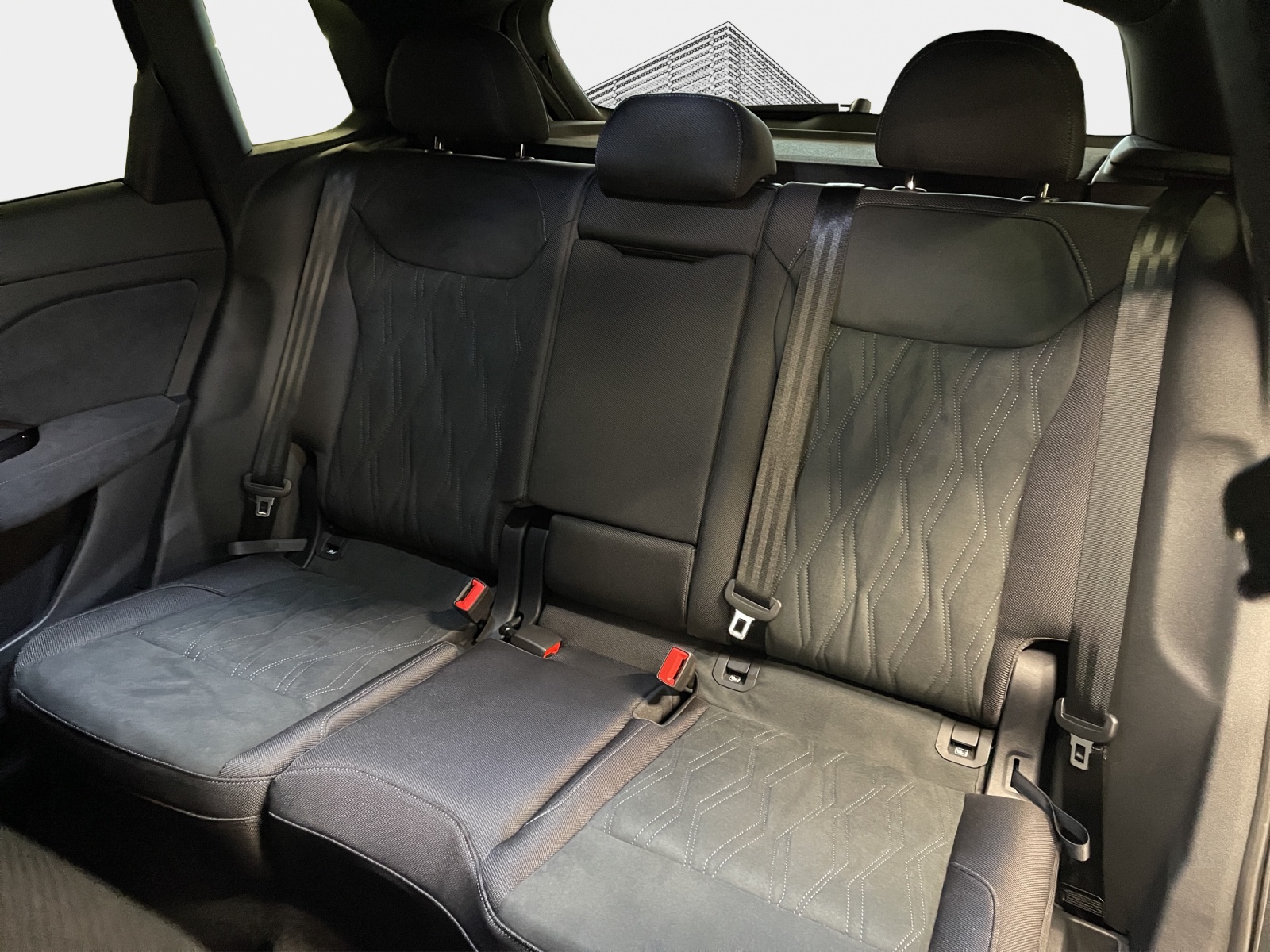 AUDI Q3 SUV e-hybrid 200 kW S tronig-image-11