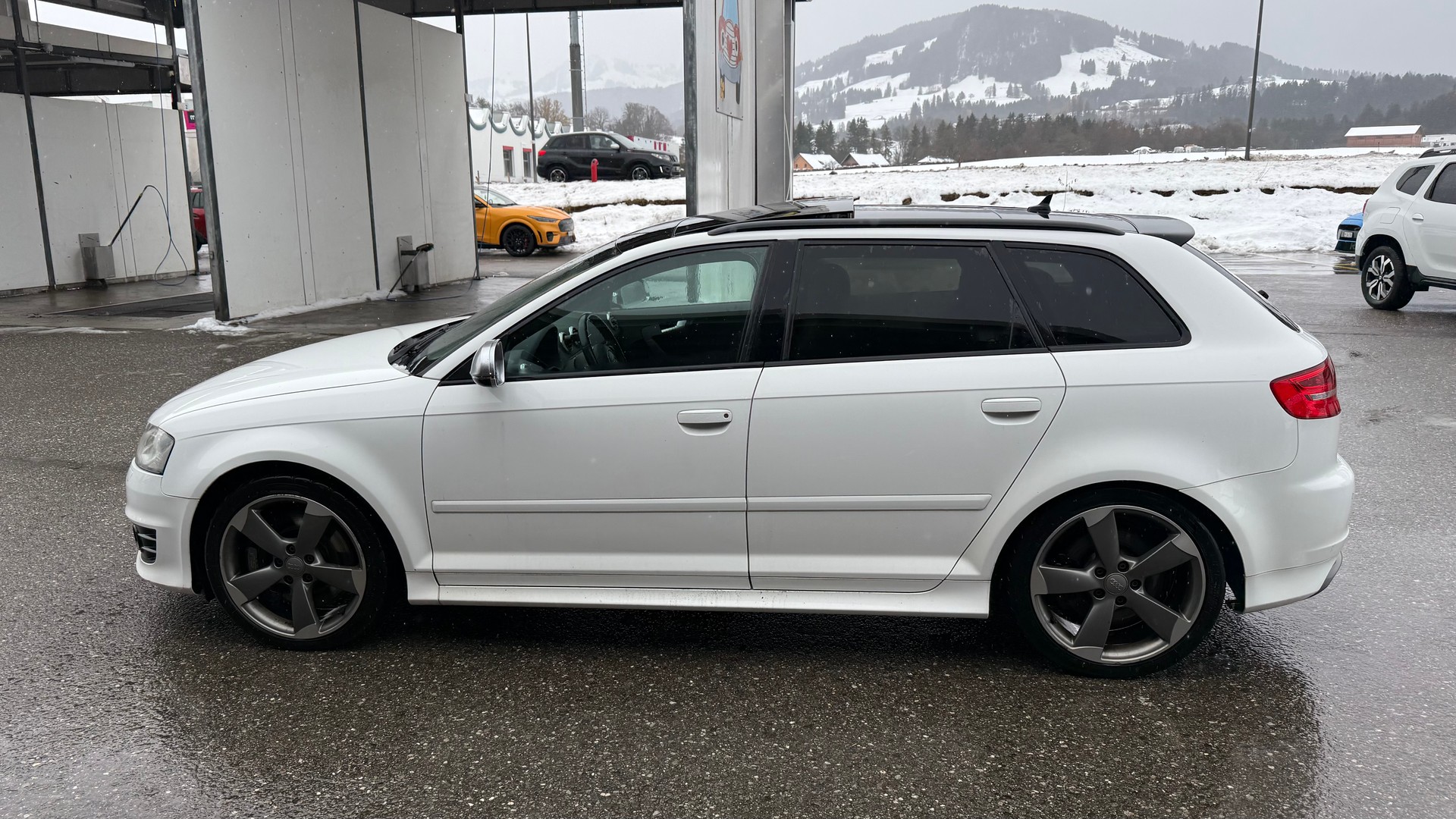 AUDI S3 Sportback 2.0 TFSI quattro S-tronic-image-3