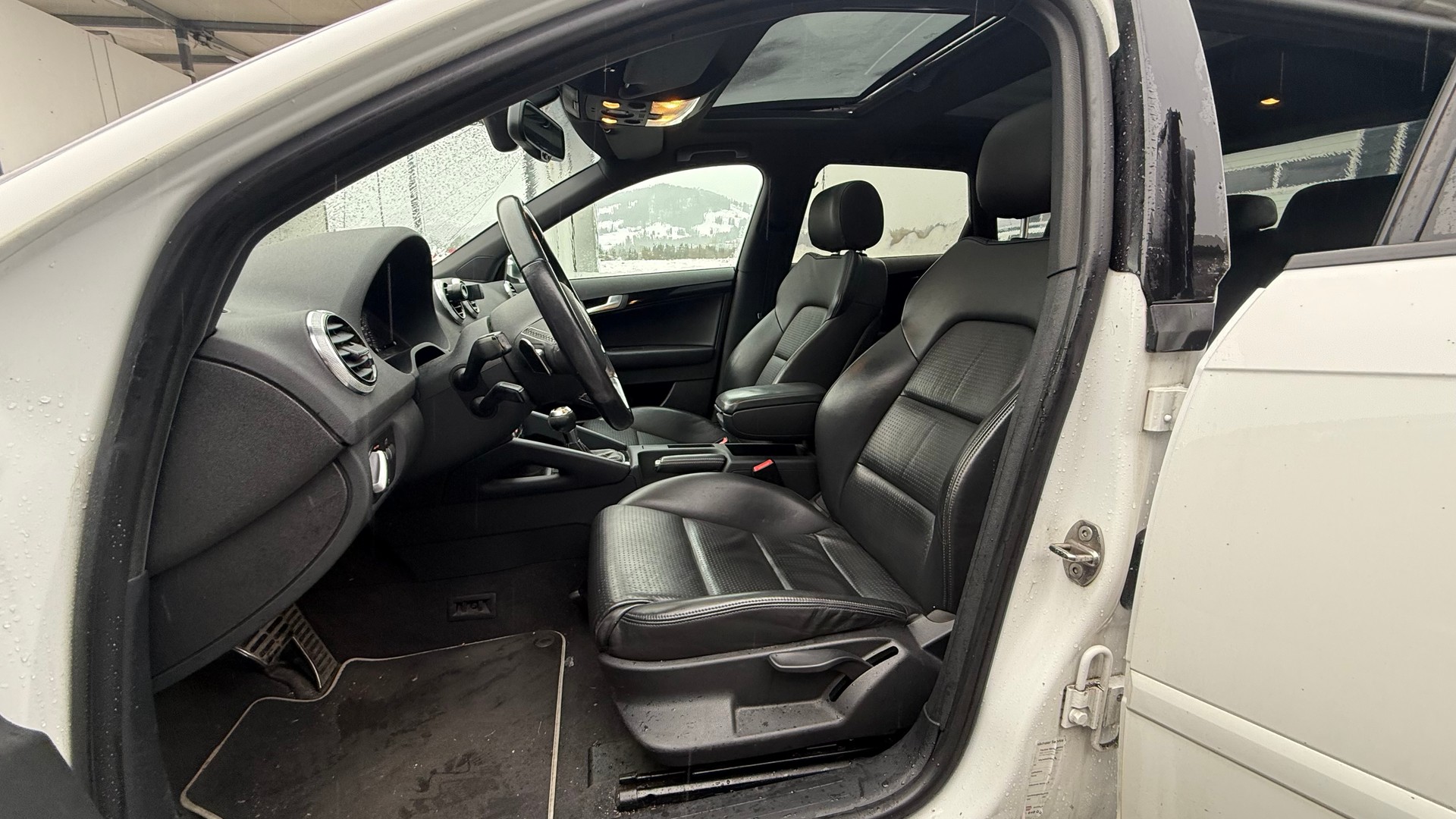 AUDI S3 Sportback 2.0 TFSI quattro S-tronic-image-10