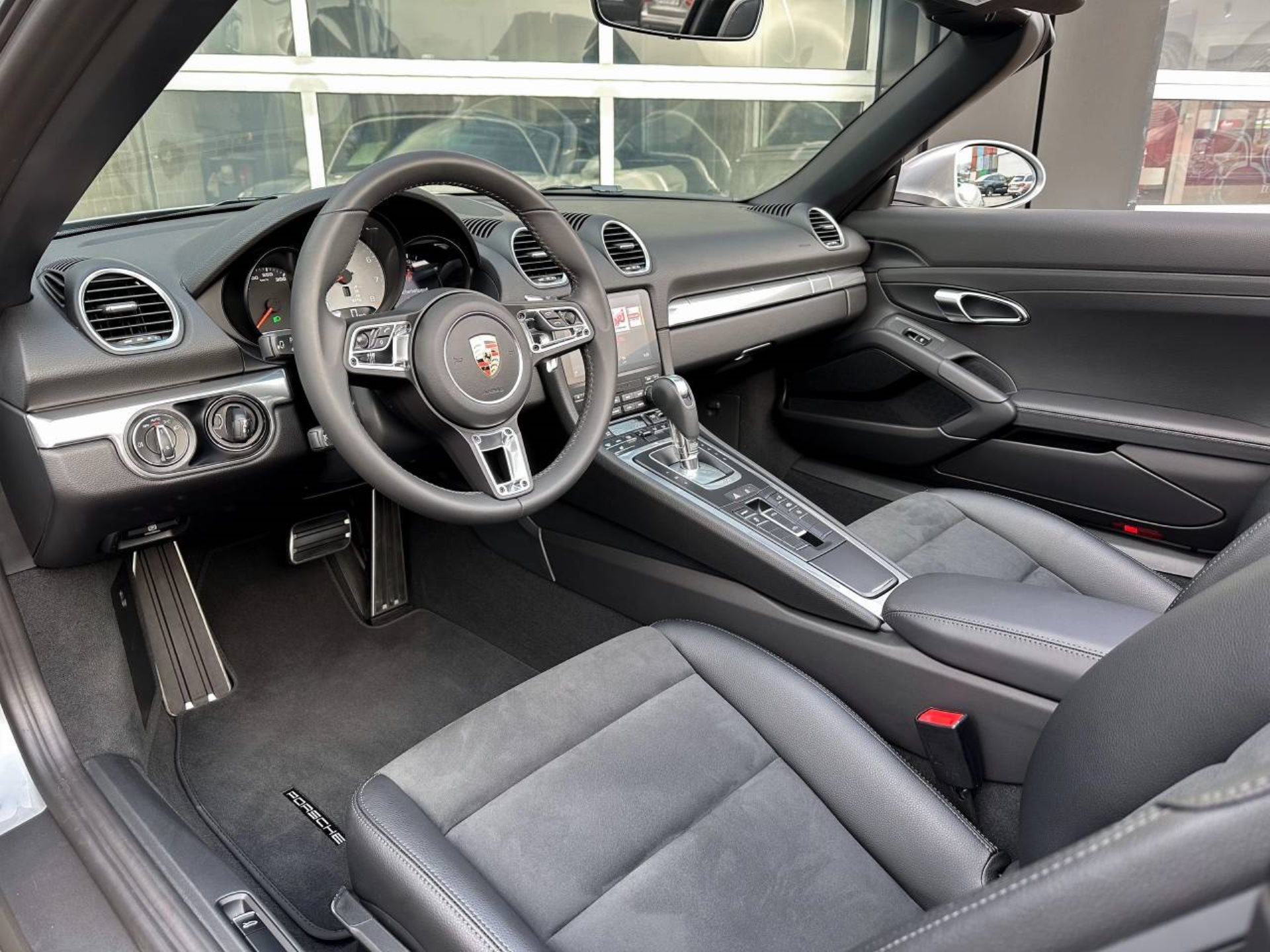 PORSCHE 718 Boxster S-image-19