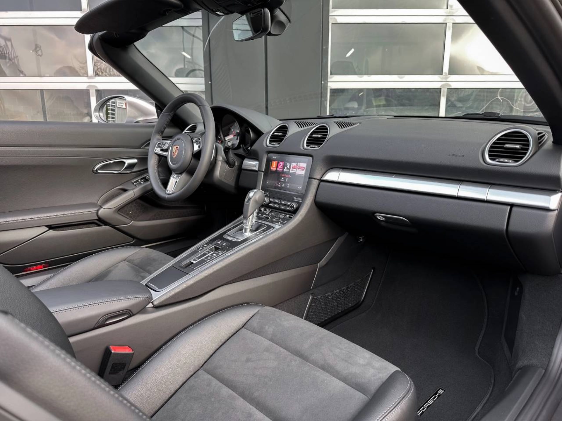 PORSCHE 718 Boxster S-image-24