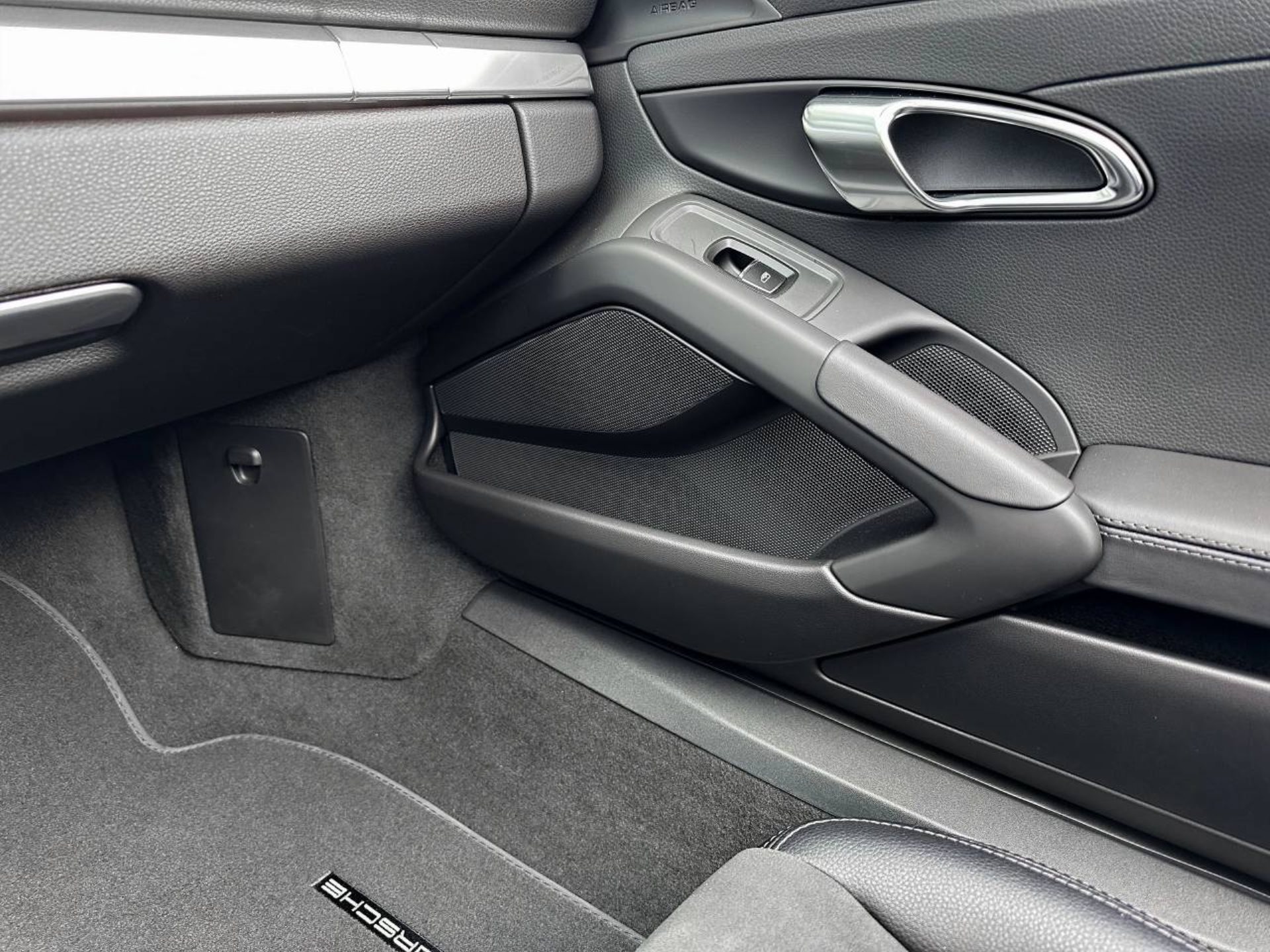 PORSCHE 718 Boxster S-image-27