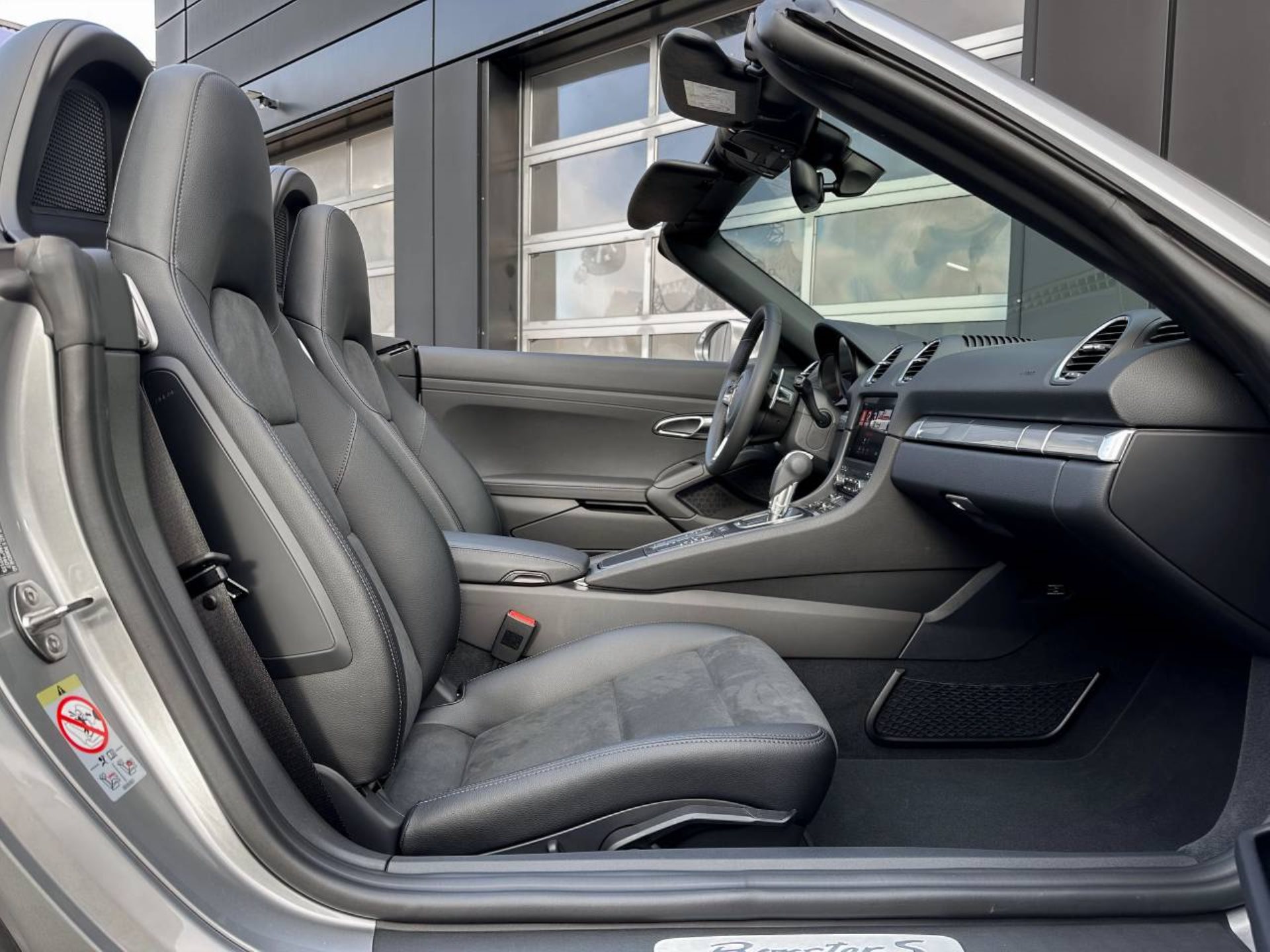 PORSCHE 718 Boxster S-image-25