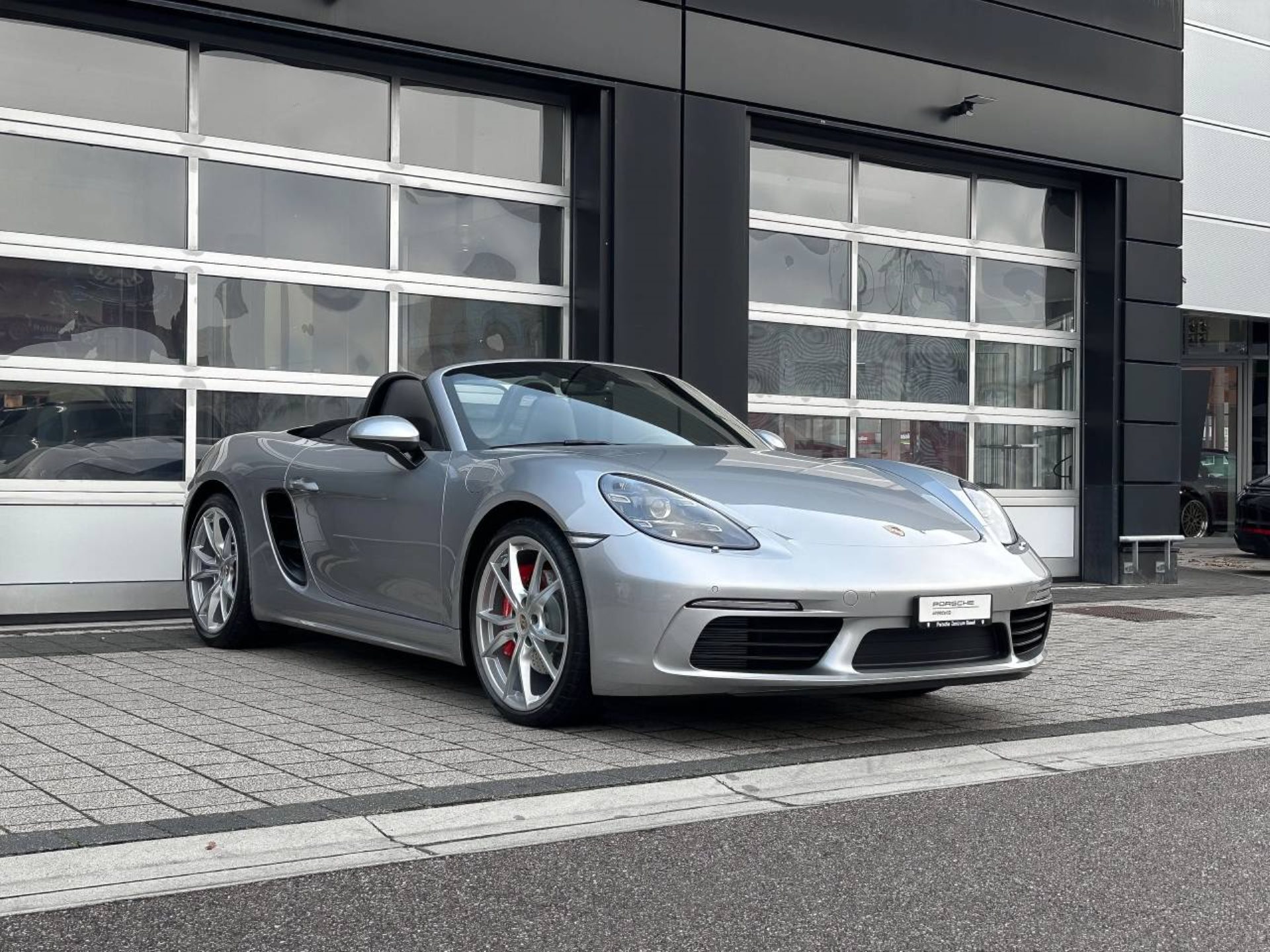 PORSCHE 718 Boxster S-image-11