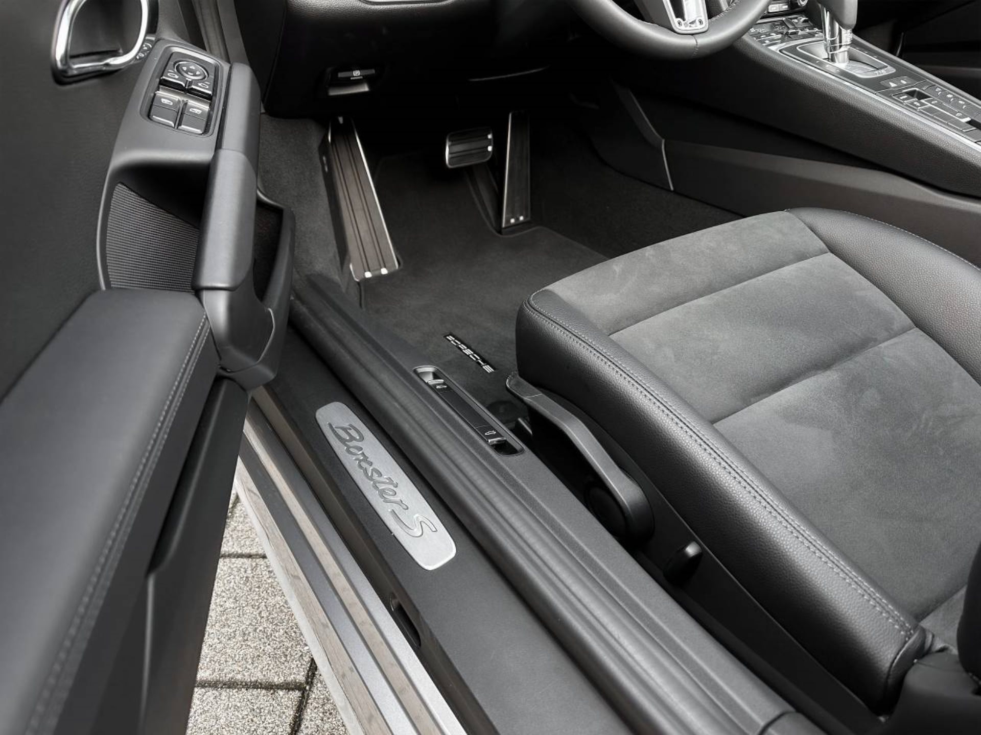 PORSCHE 718 Boxster S-image-28