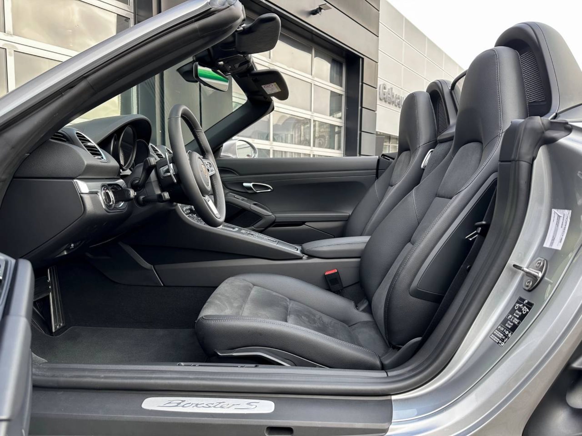 PORSCHE 718 Boxster S-image-16