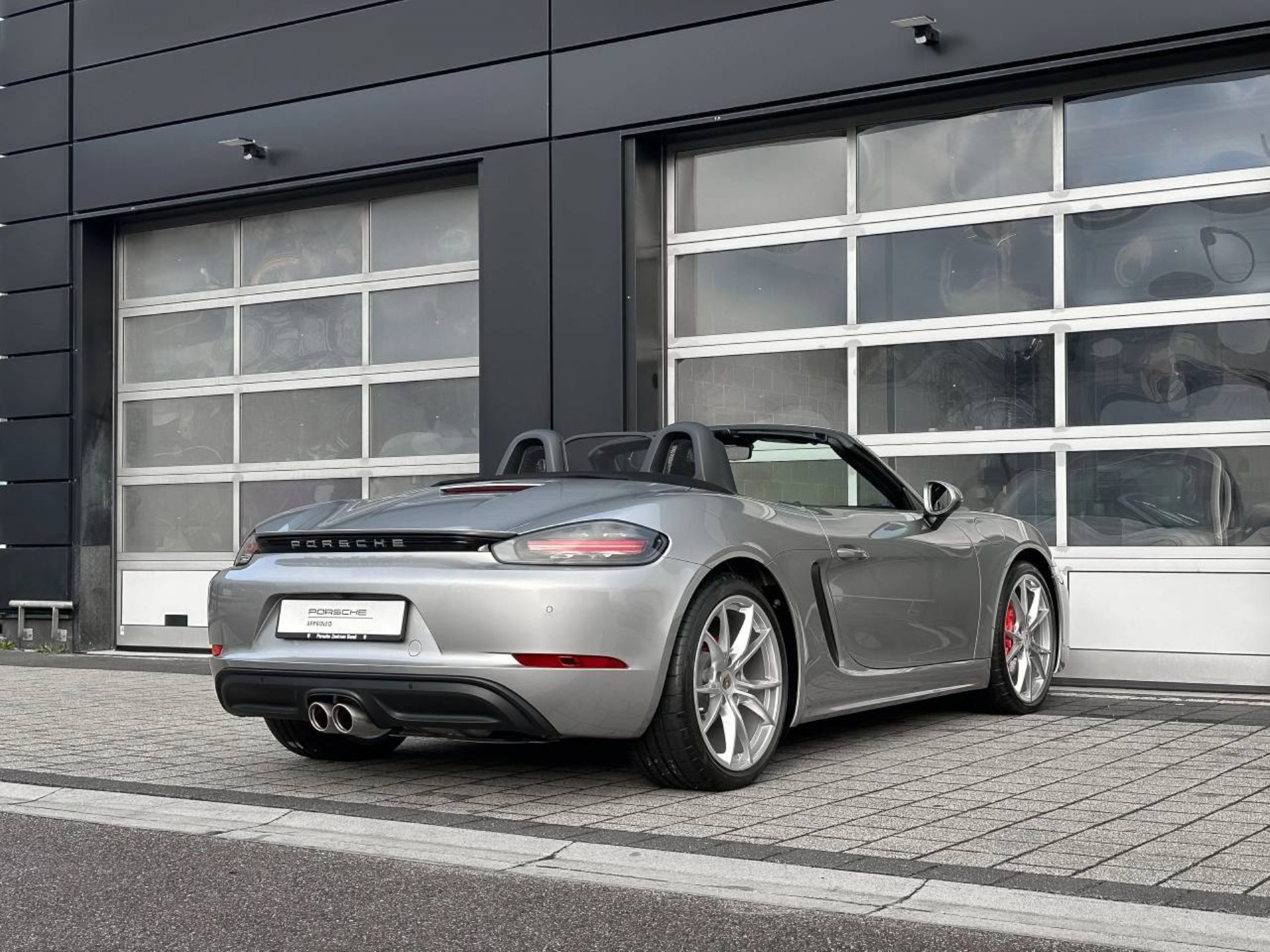 PORSCHE 718 Boxster S-image-12