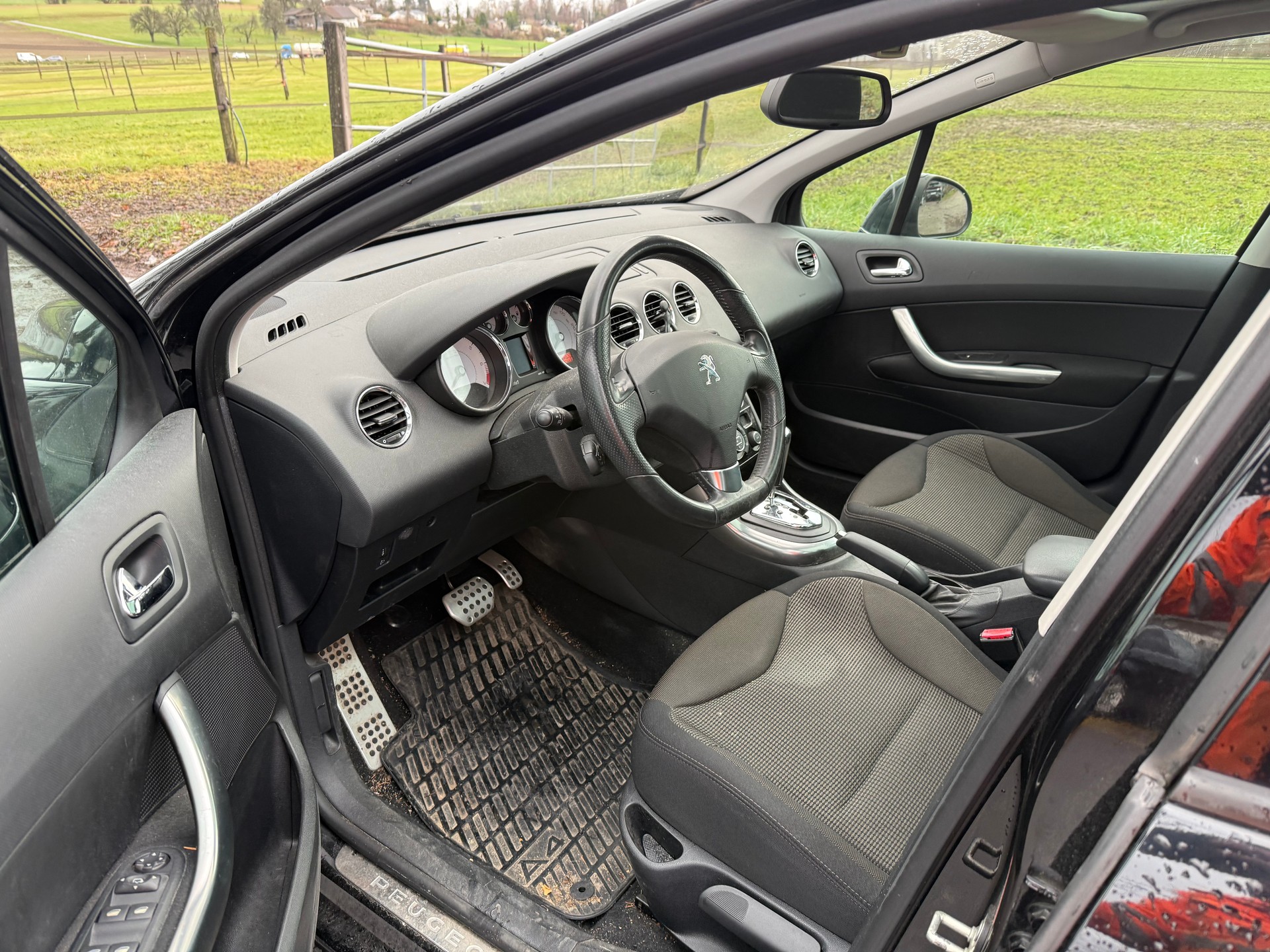 PEUGEOT 308 1.6 16V Turbo Allure Automatic-image-11