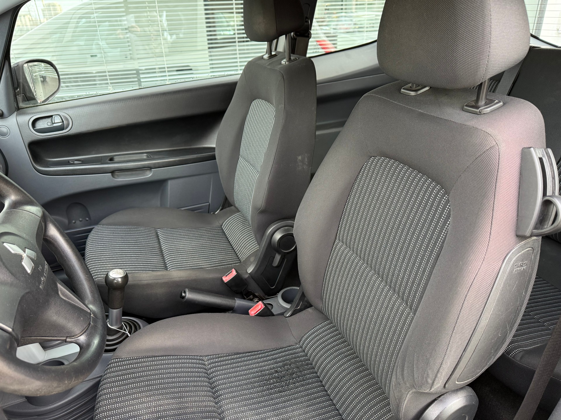 MITSUBISHI Colt 1.1 12V-image-7