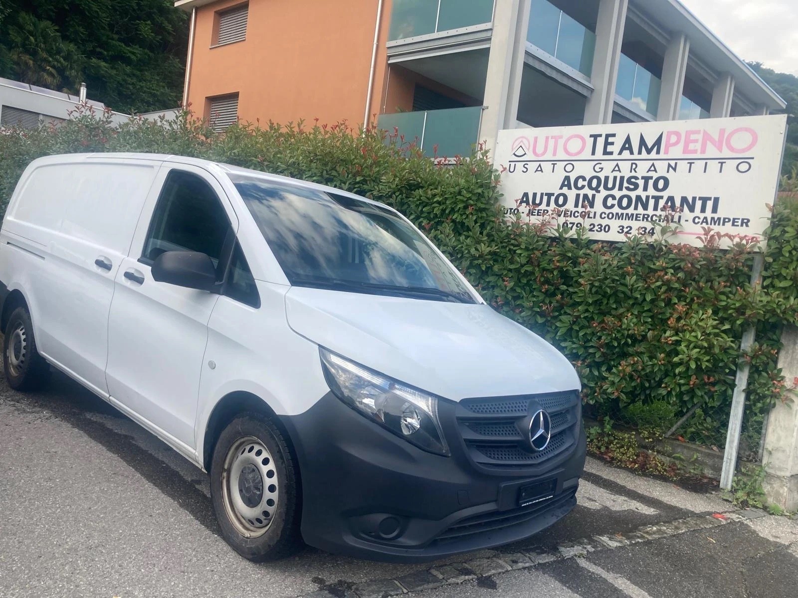 Car photo