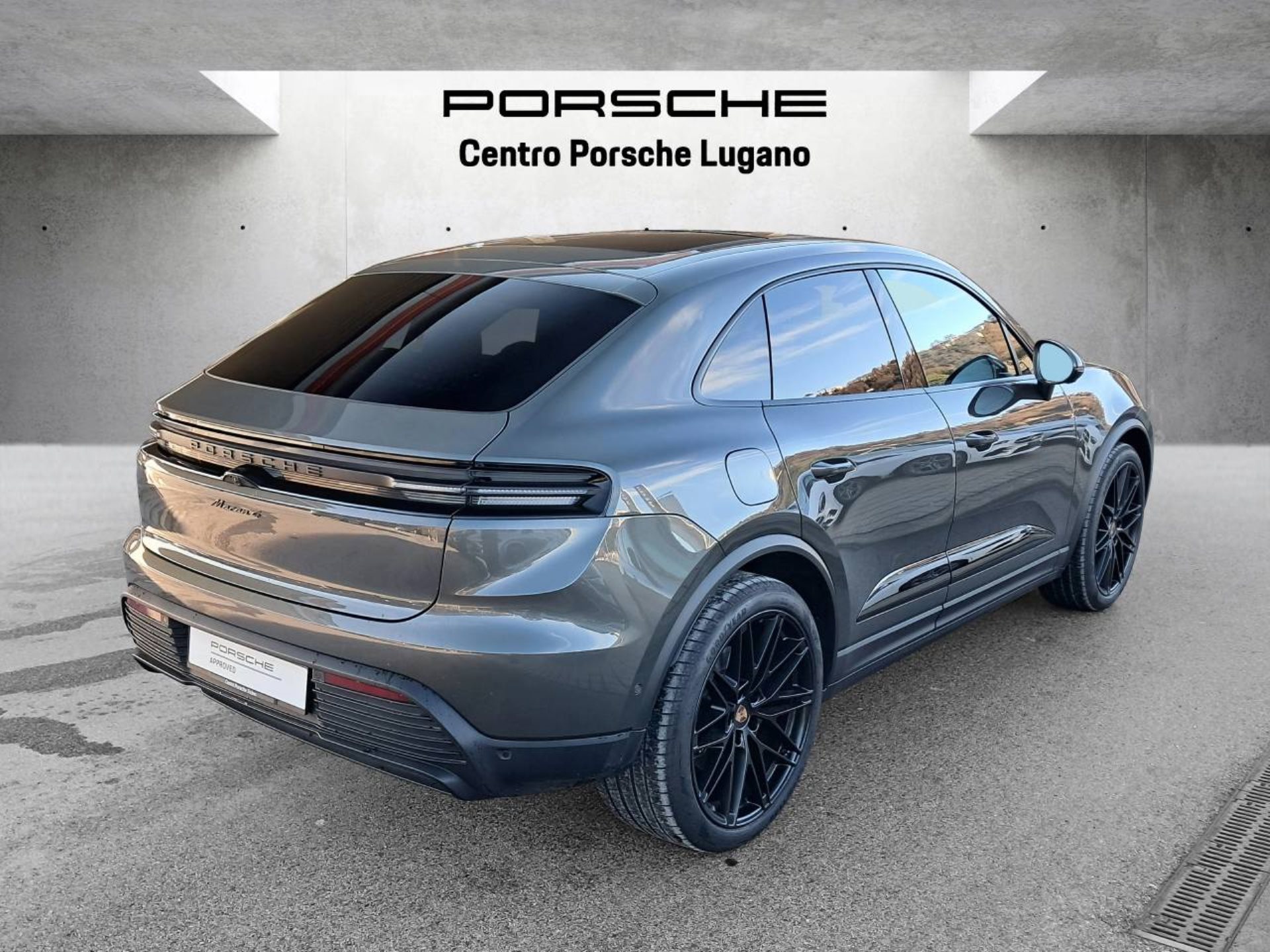 PORSCHE Macan 4-image-7