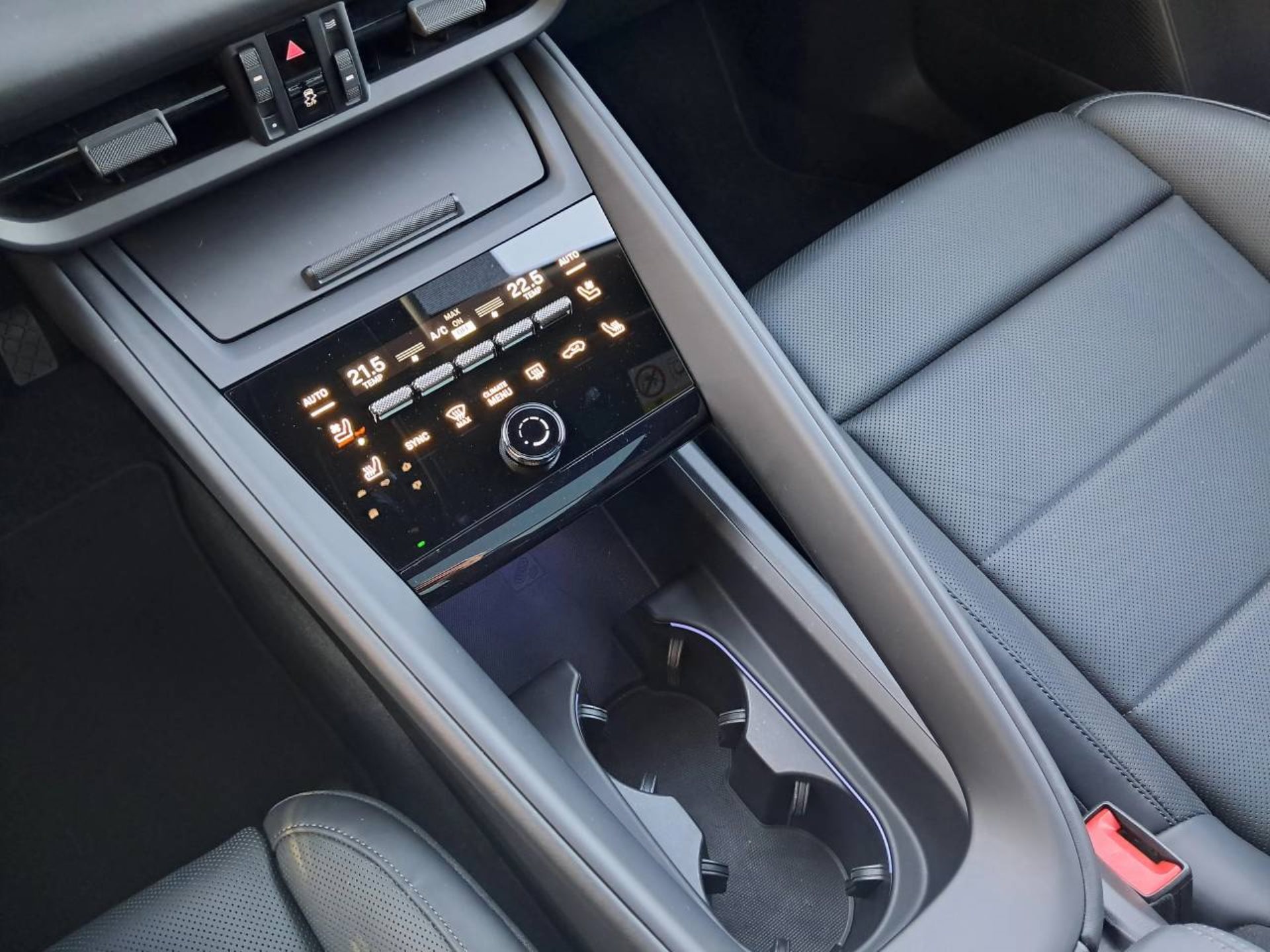 PORSCHE Macan 4-image-27