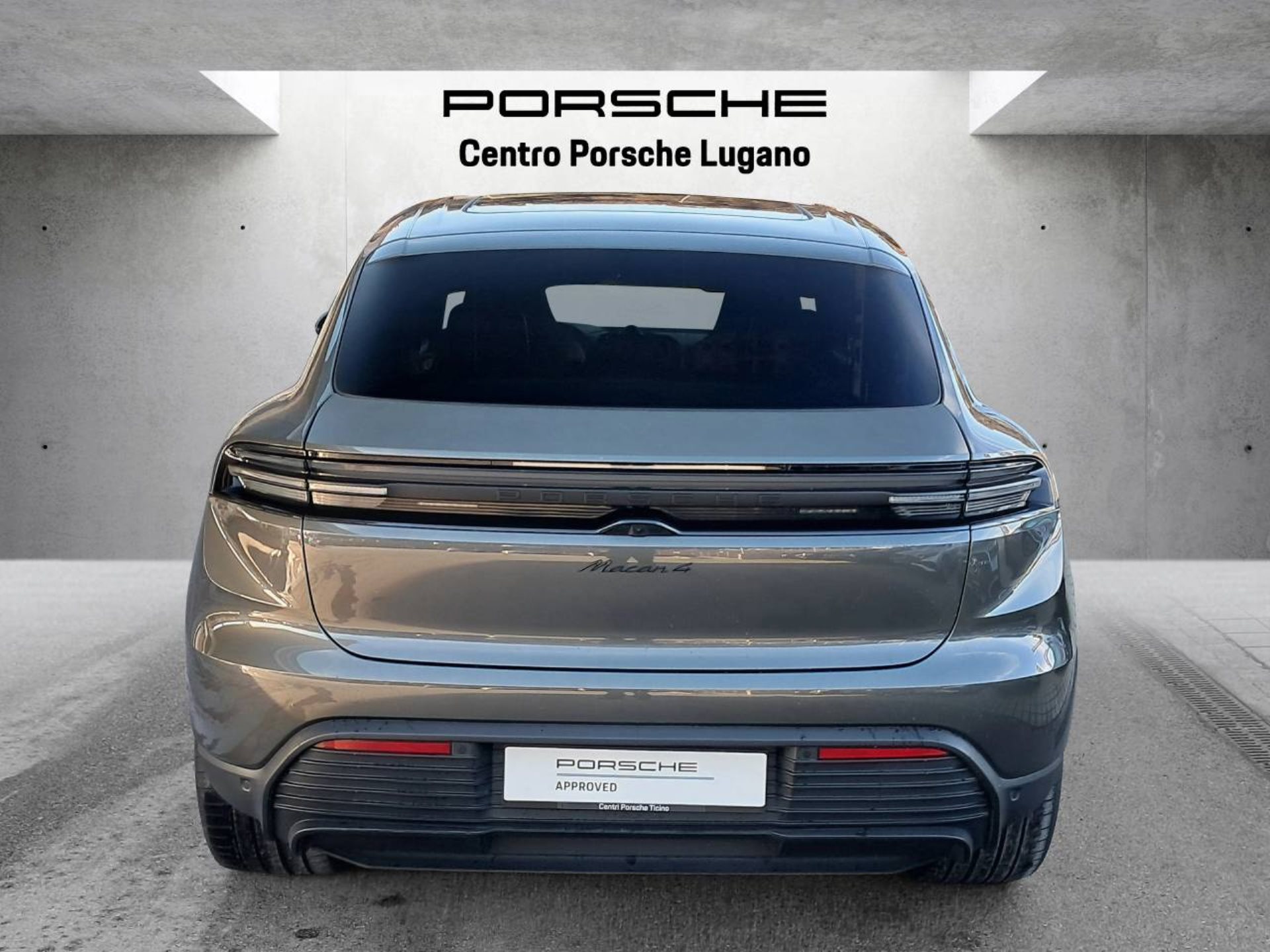 PORSCHE Macan 4-image-10