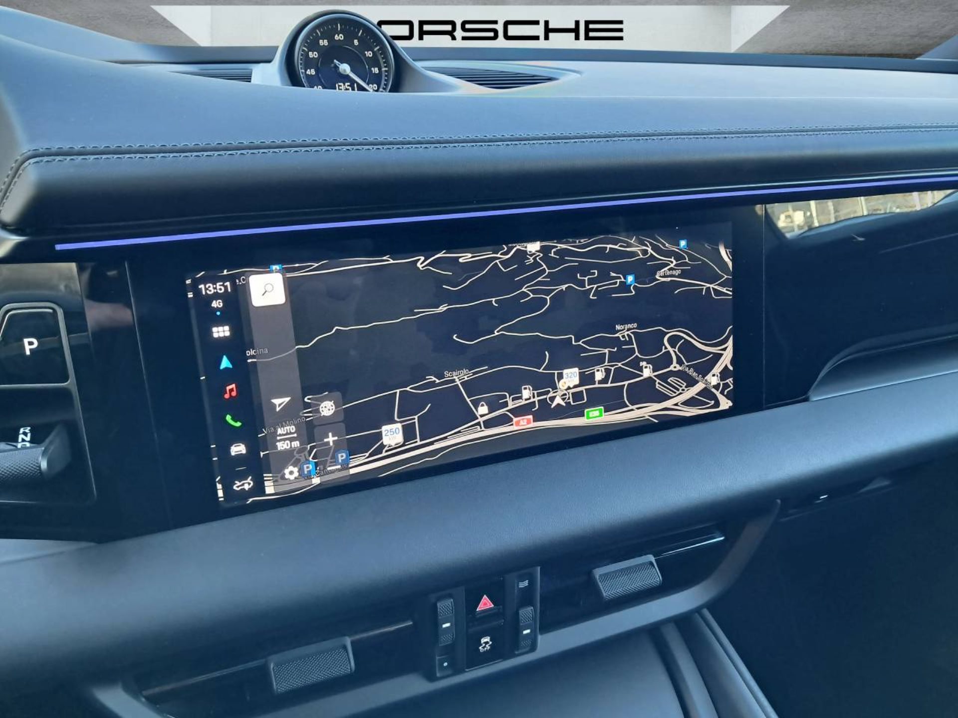 PORSCHE Macan 4-image-21